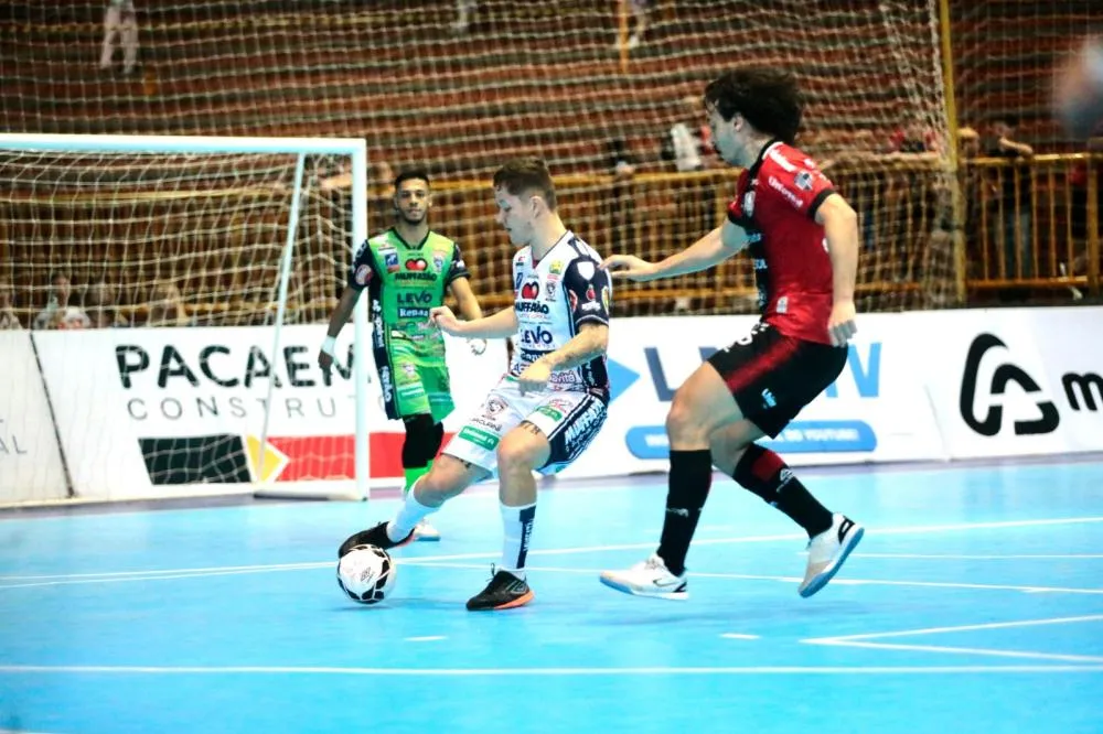 Cascavel Futsal empata em Campo Mourão e garante vaga nas oitavas da LNF.