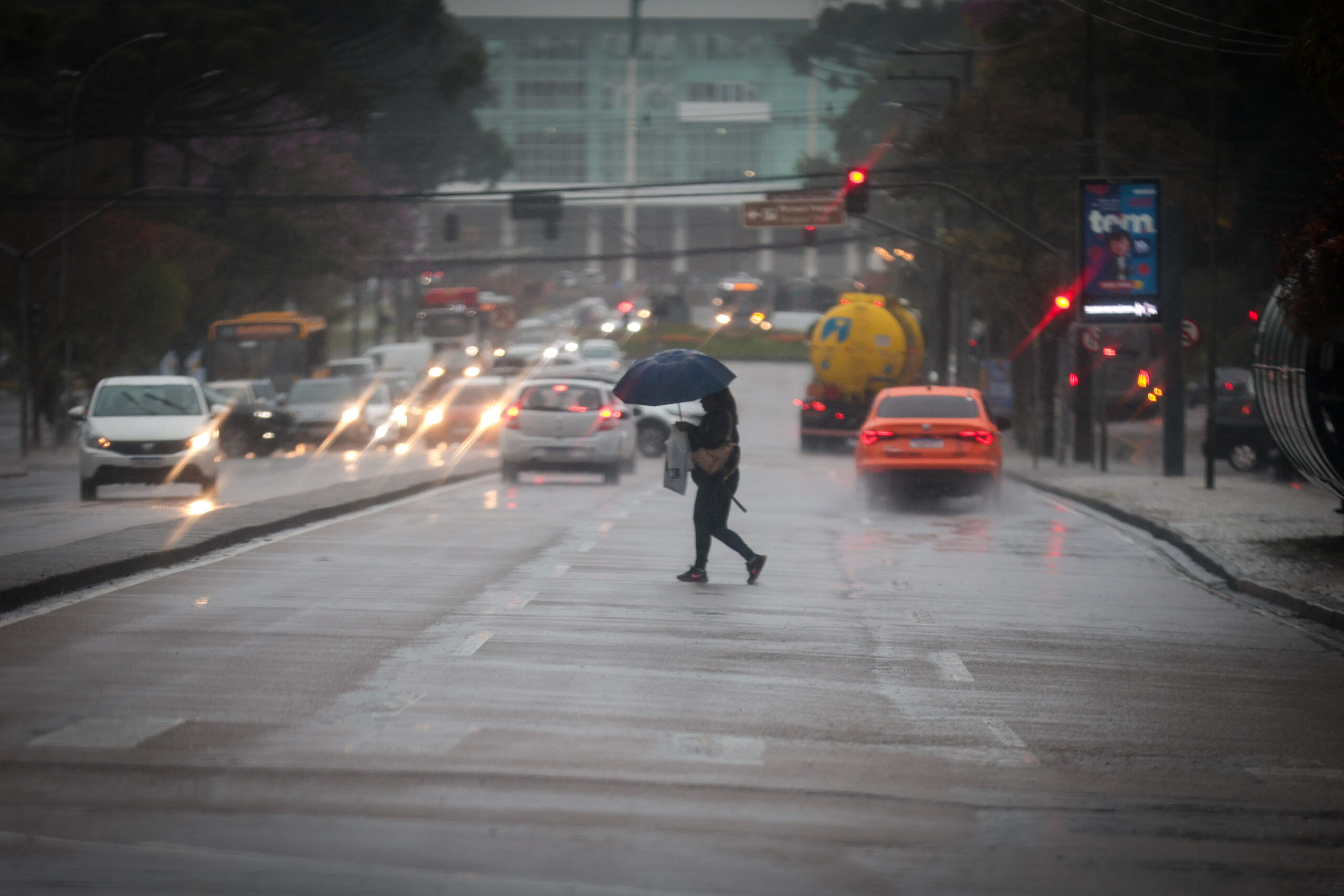 Após dias congelantes, fim de semana será chuvoso no Paraná