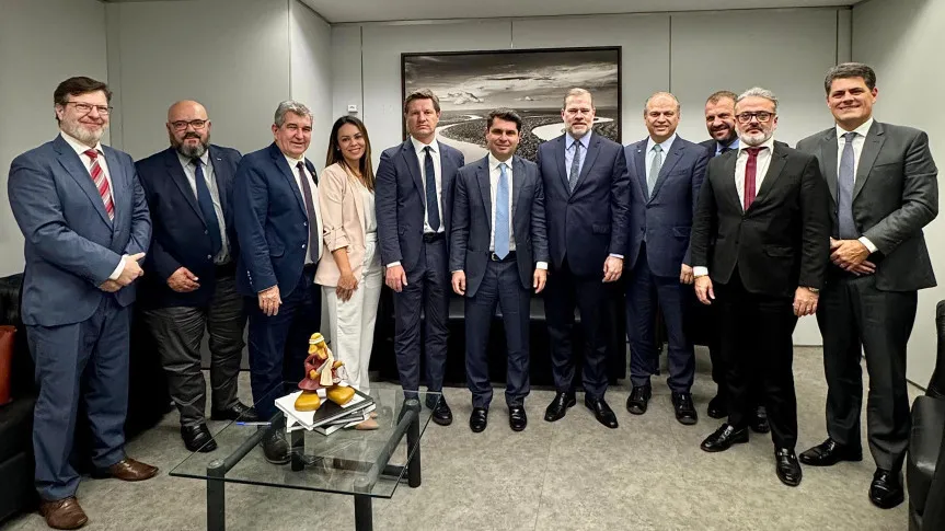 Encontro com o ministro Dias Toffoli ocorreu nesta quarta-feira (21), em Brasília. Créditos: Divulgação/Assessoria Parlamentar