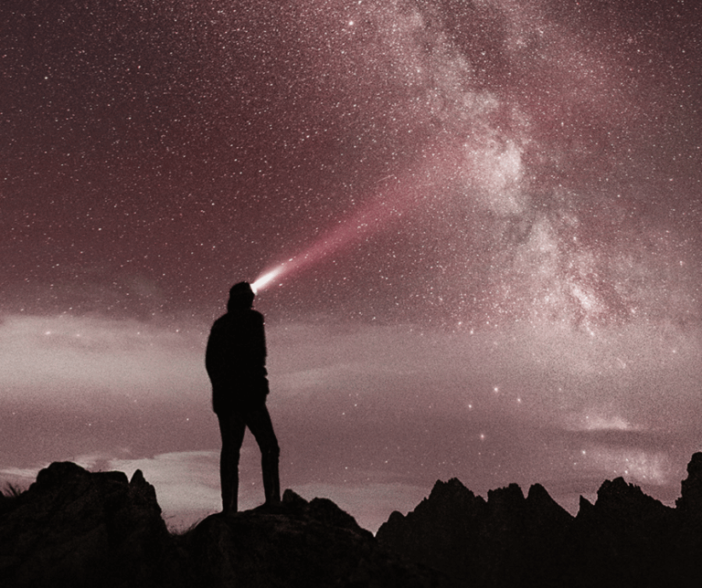 Liderança é sobre iluminar caminhos. Foto: Canva