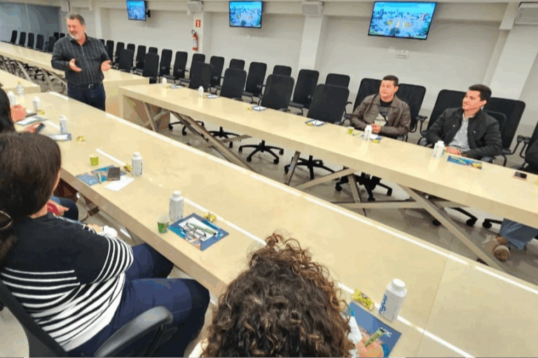 Blazius em recepção aos agentes públicos