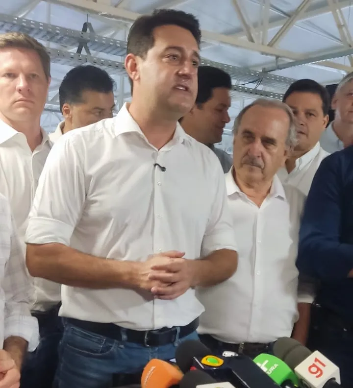 Governador Ratinho Jr durante a entrevista coletiva