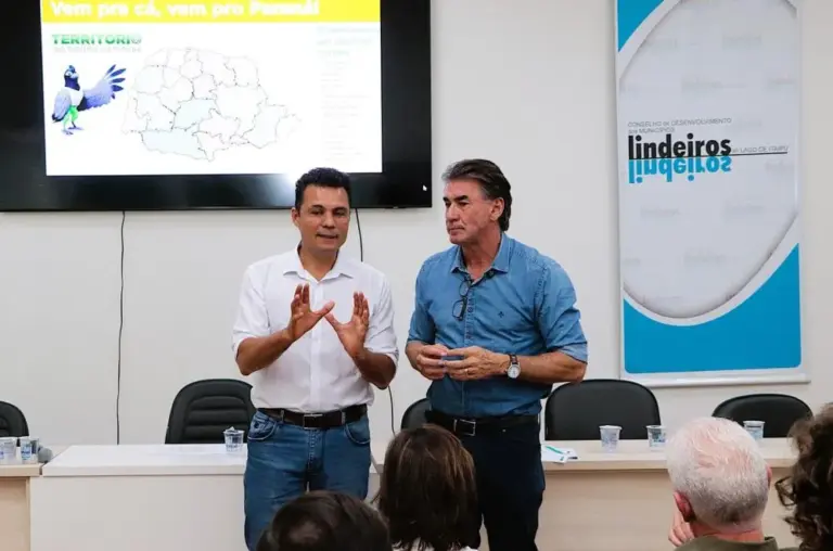 Prefeito Antônio França, presidente dos Lindeiros e o secretário de Turismo do Paraná, Leonaldo Paranhos
