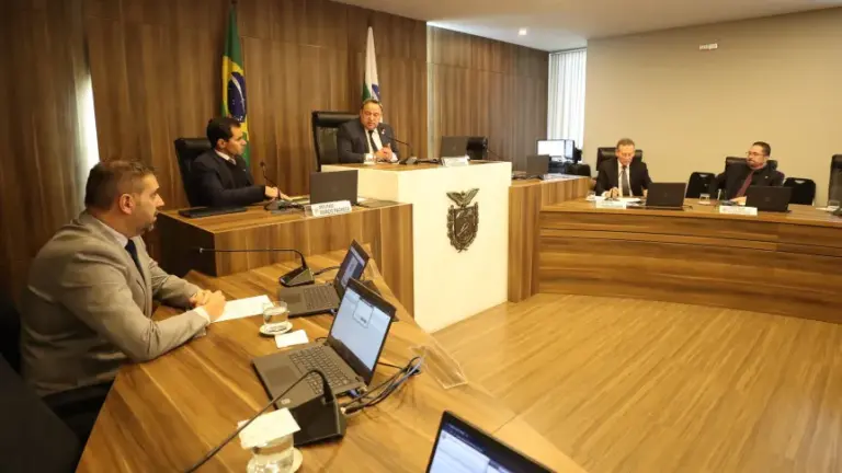 Comissão de Educação reuniu-se no início da tarde desta terça-feira (10). Créditos: Valdir Amaral/Alep