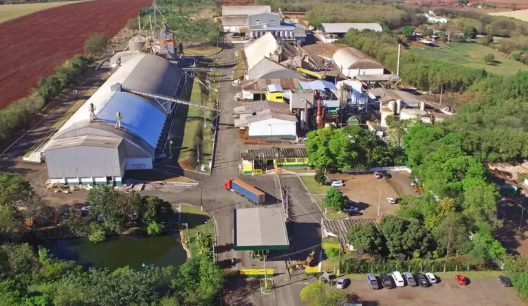 Complexo onde fica a indústria de esmagamento de soja em Marechal Cândido Rondon