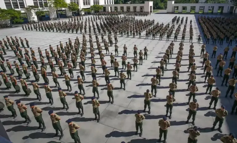 Alunos em formação na Academia Militar das Agulhas Negras, do Exército, em Resende, no Sul Fluminense: para especialistas, o custo crescente da previdência dos militares vem dos privilégios da categoria