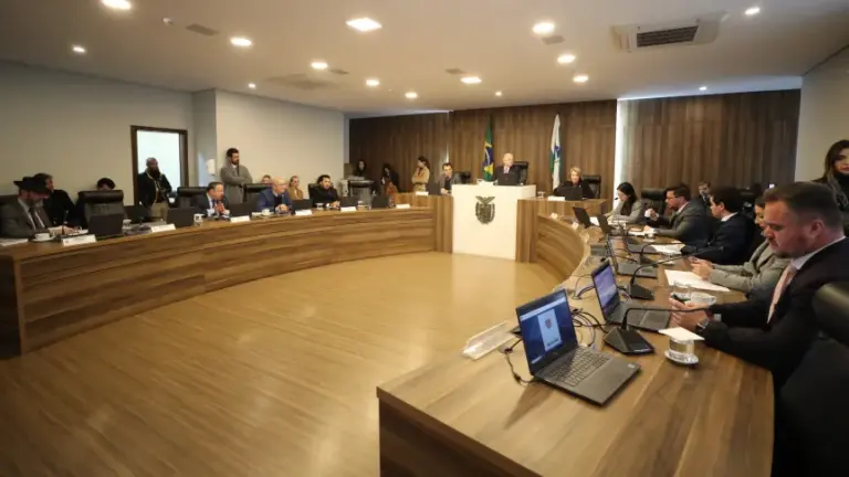 Reunião extraordinária ocorreu no início da tarde desta segunda-feira (9), no Auditório Legislativo. Créditos: Valdir Amaral/Alep