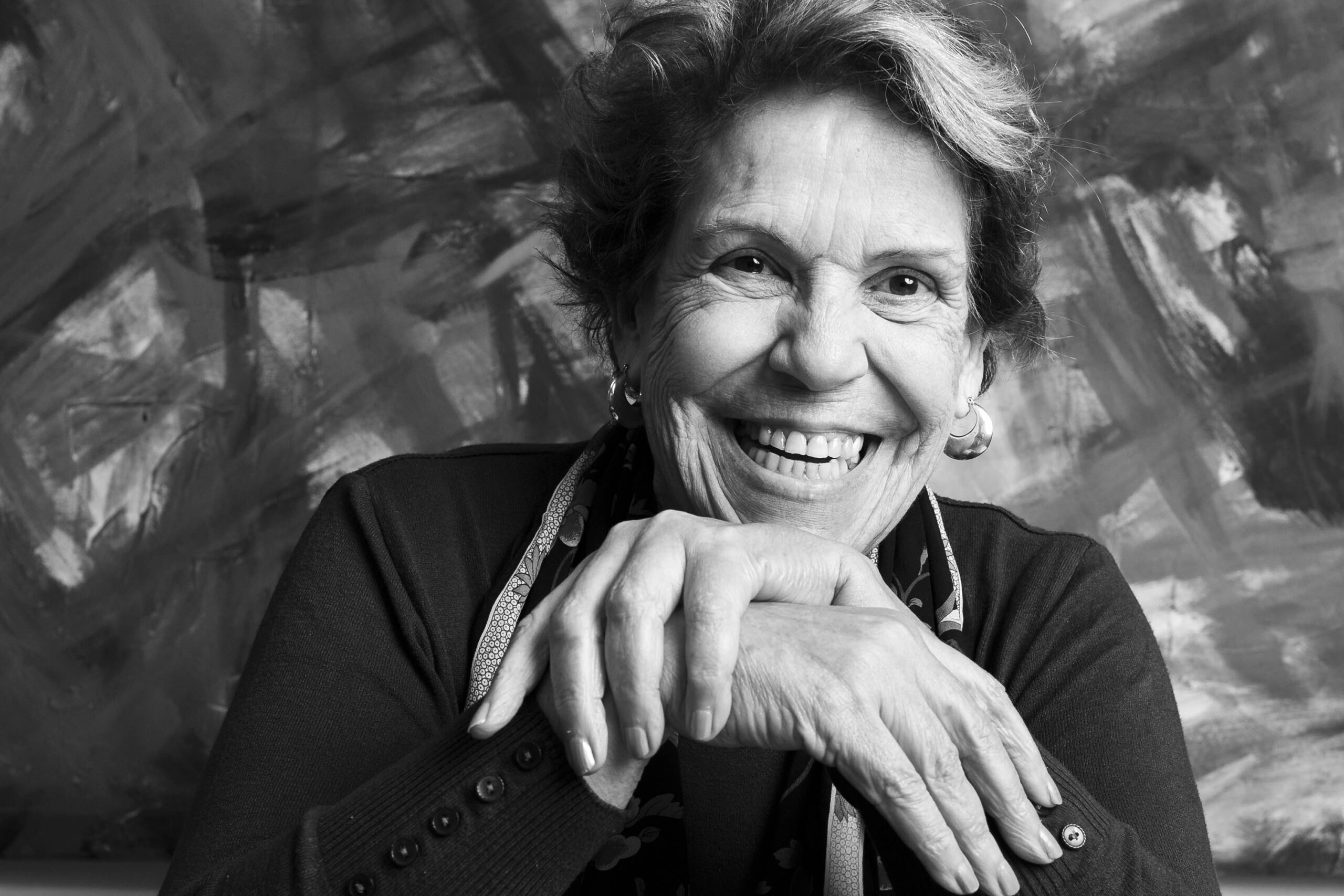 Museu Oscar Niemeyer inaugura exposição da artista Teca Sandrini em 3 de julho