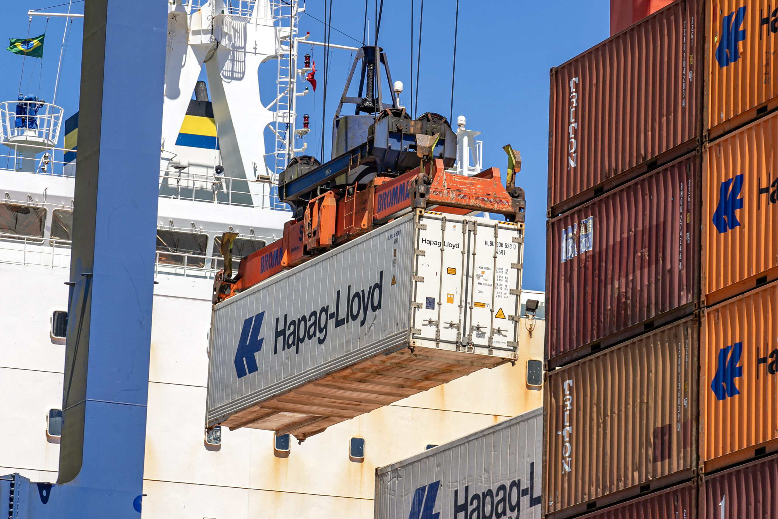 Com 44% das exportações de frango, Paranaguá é a principal saída de carnes brasileiras