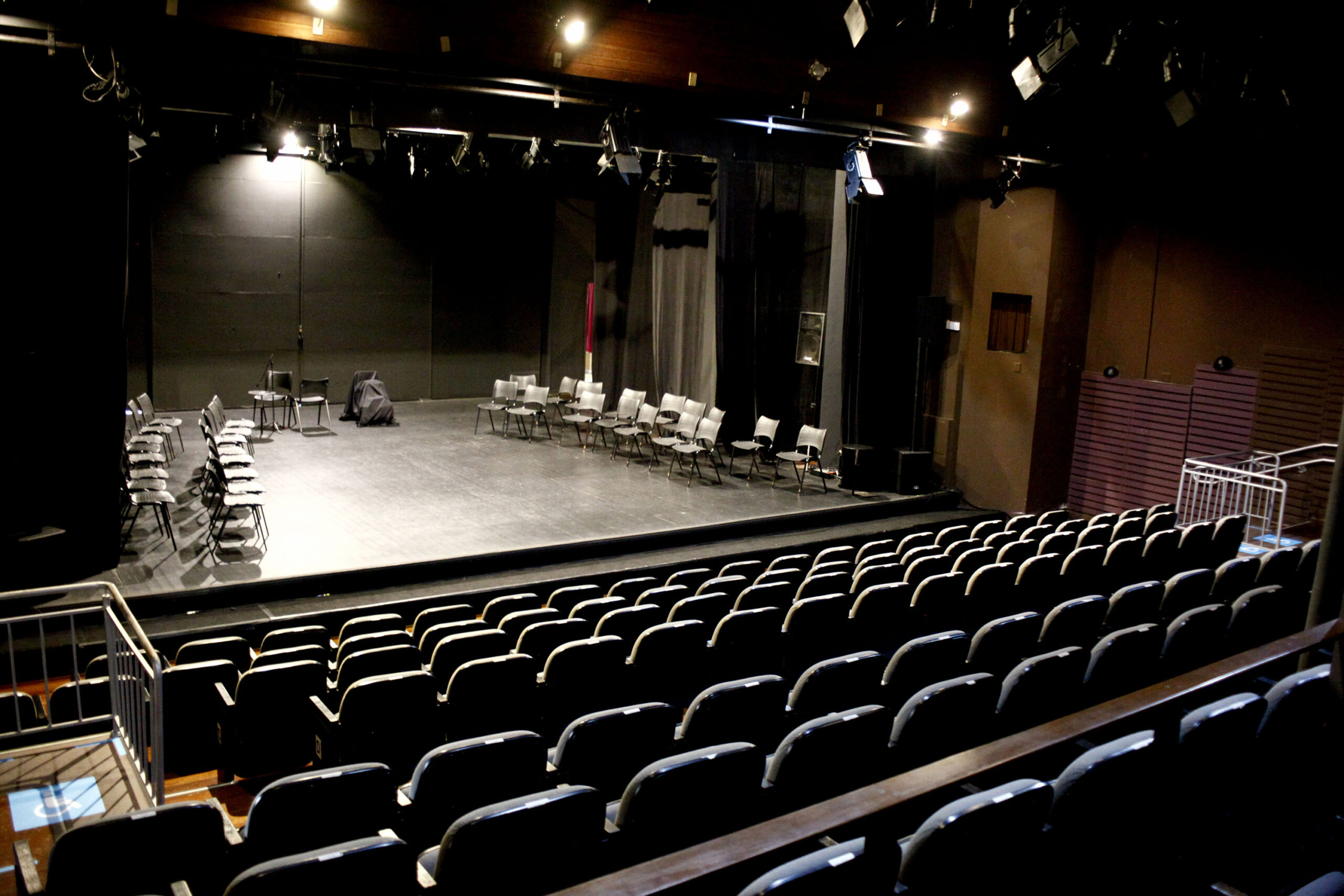 Teatro José Maria Santos celebra 27 anos com melhorias na infraestrutura