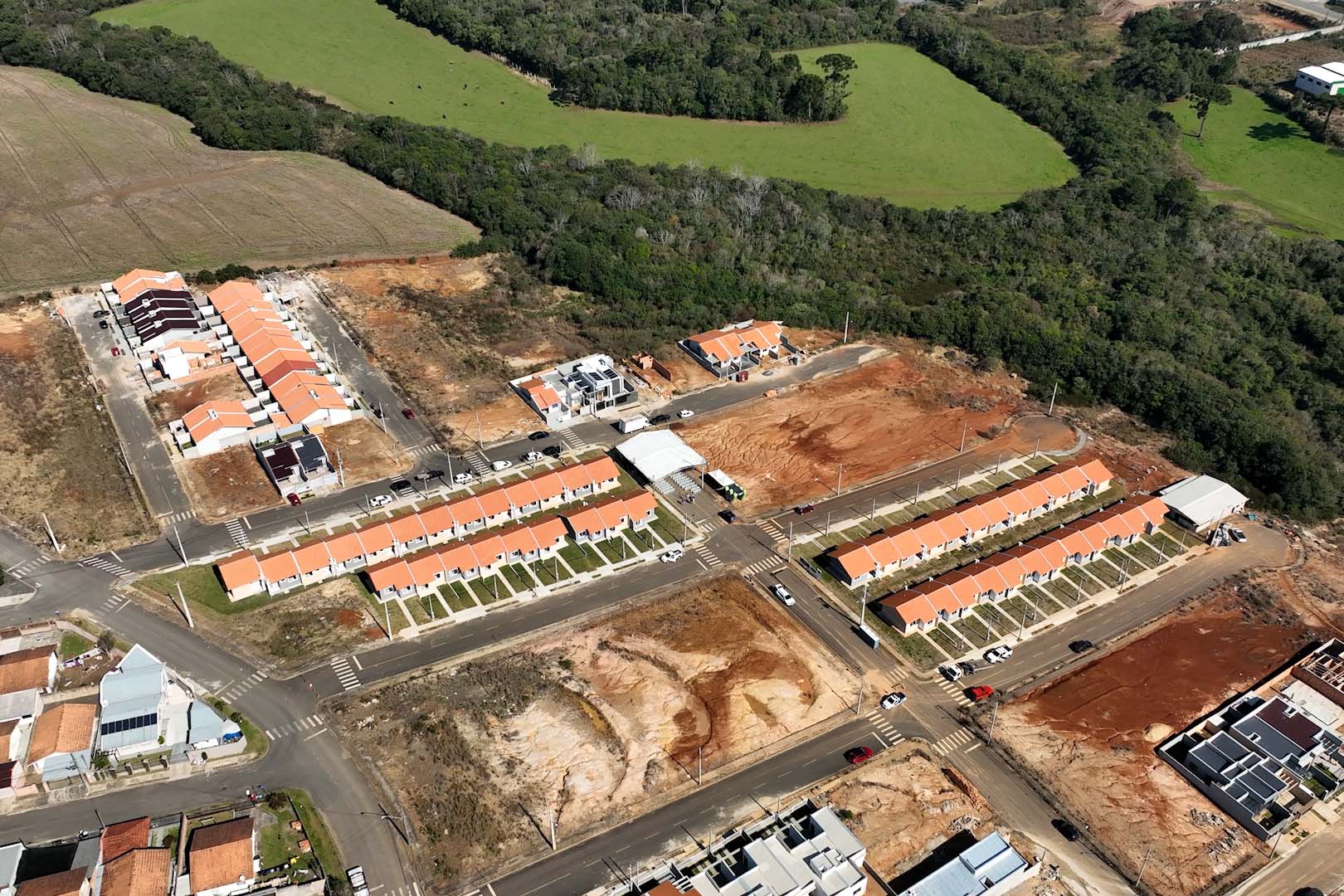 Estado investe quase R$ 1 milhão para ajudar 46 famílias de Irati a comprarem a casa própria
