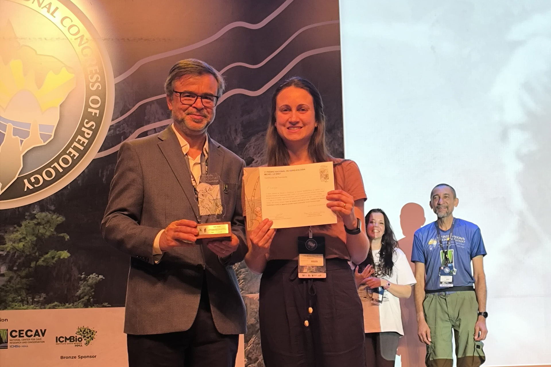 Grupo de pesquisa da UEPG recebe prêmio em congresso internacional por educação patrimonial