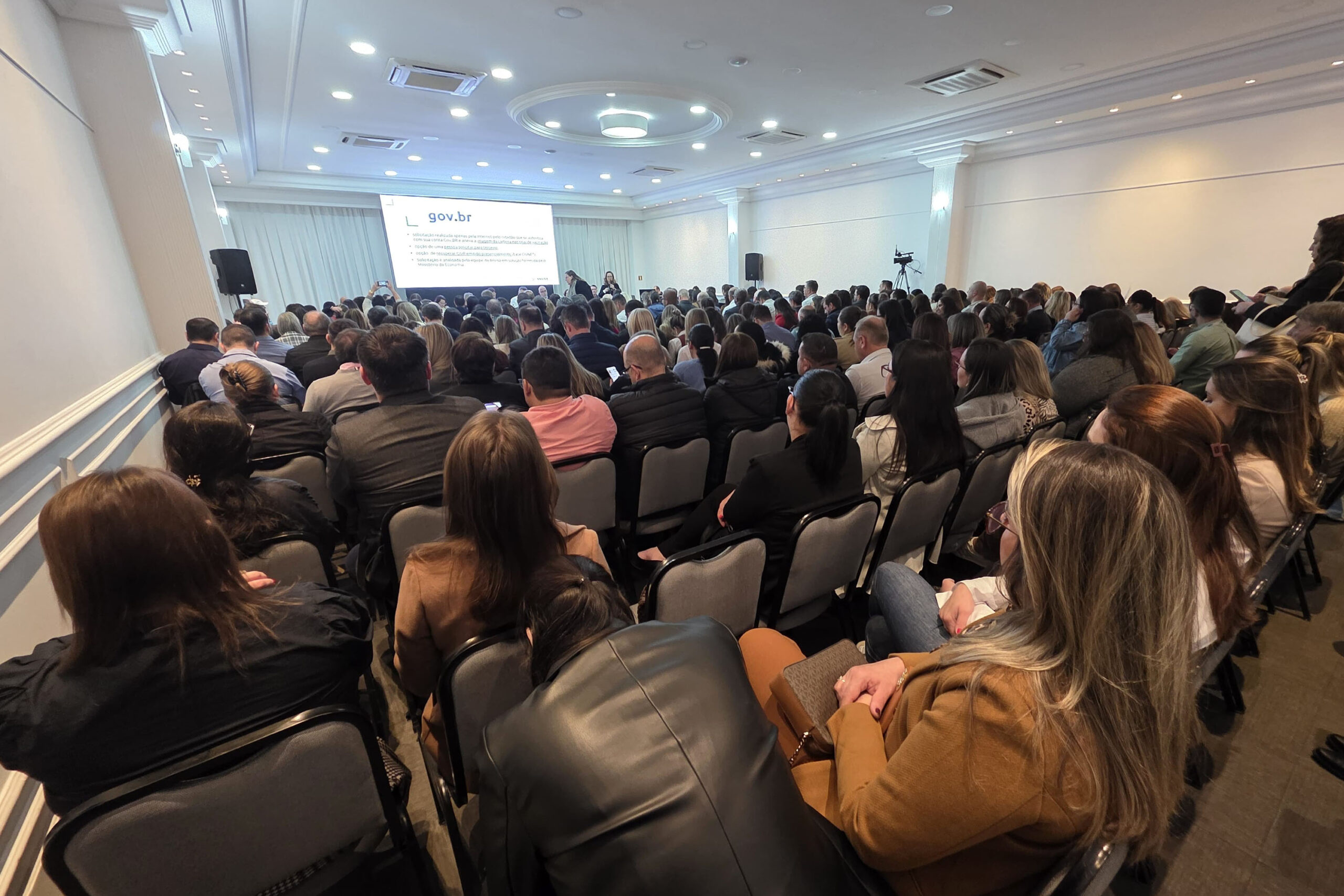 Com Opera Paraná, Estado chega a 2.100 cirurgias eletivas por dia