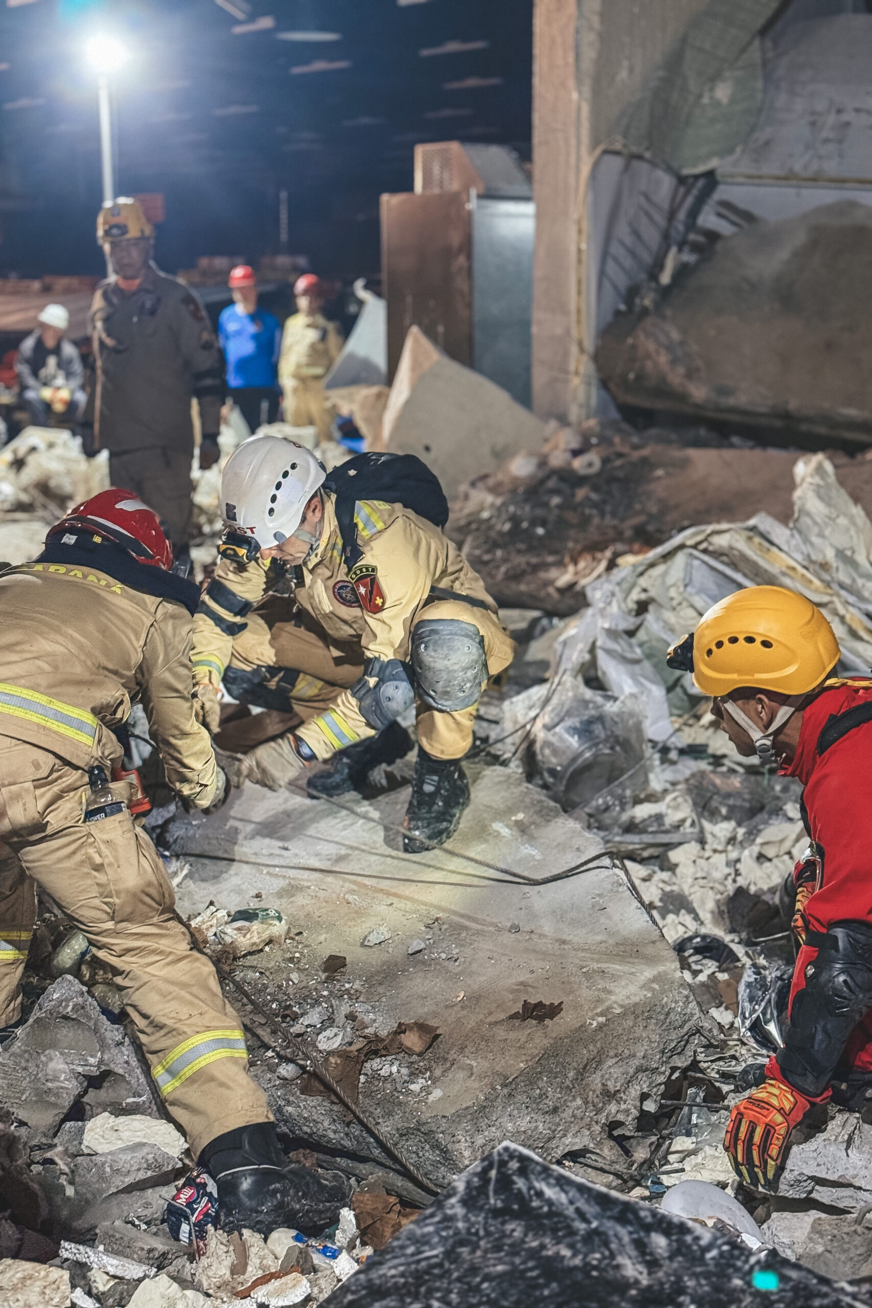 Bombeiros do Paraná seguem padrões internacionais de resposta imediata a desastres