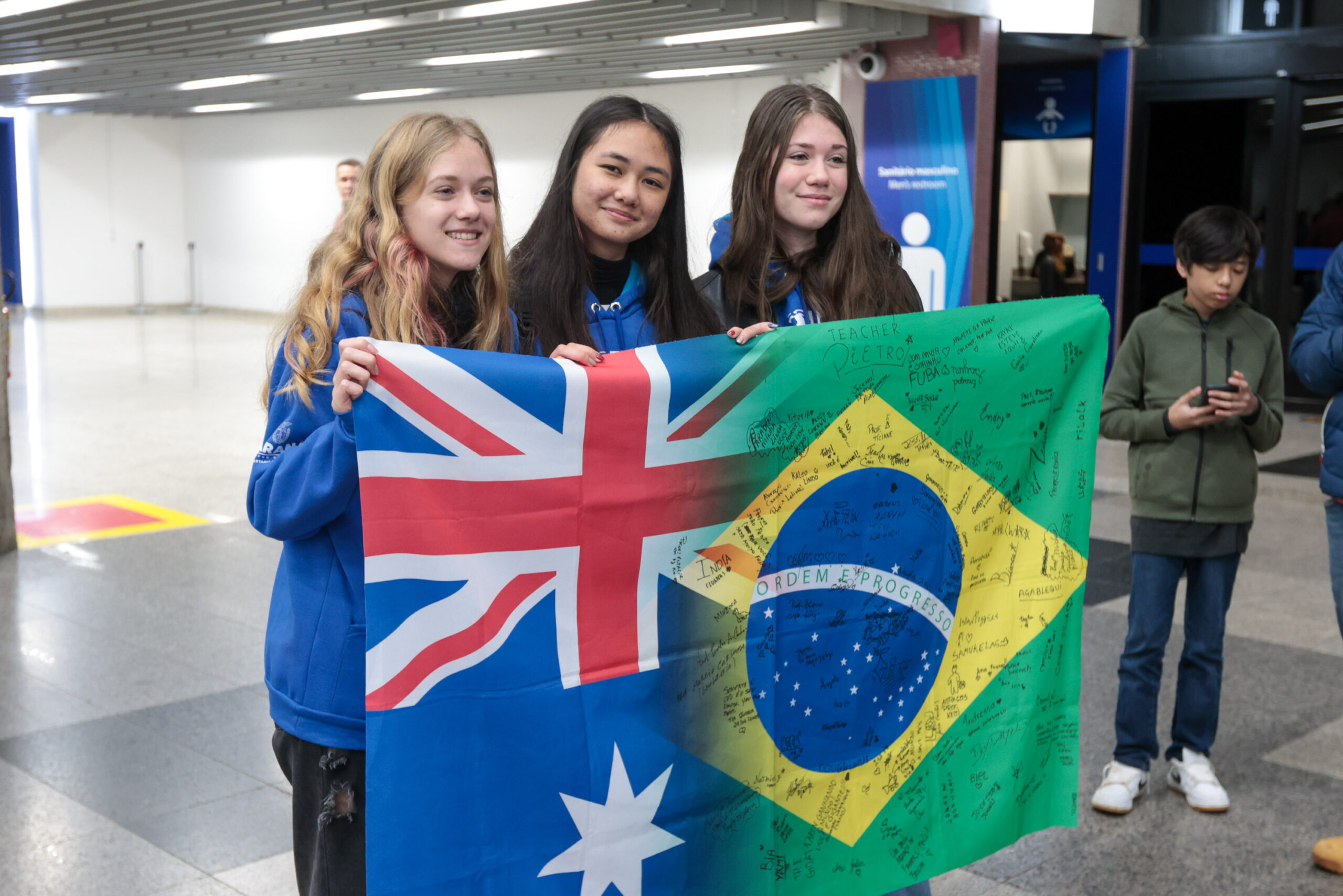 Ganhando o Mundo: 99 alunos da rede estadual embarcam para intercâmbio na Austrália