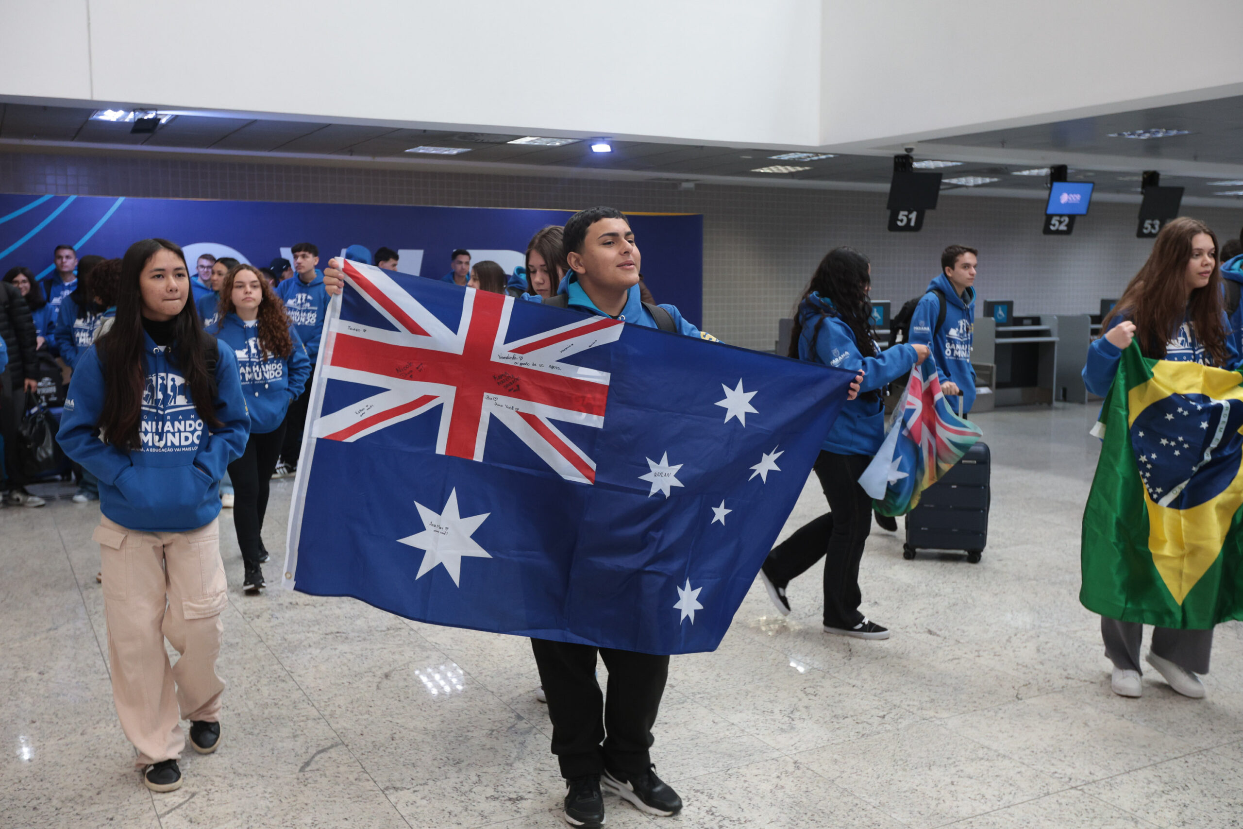 Ganhando o Mundo: 99 alunos da rede estadual embarcam para intercâmbio na Austrália