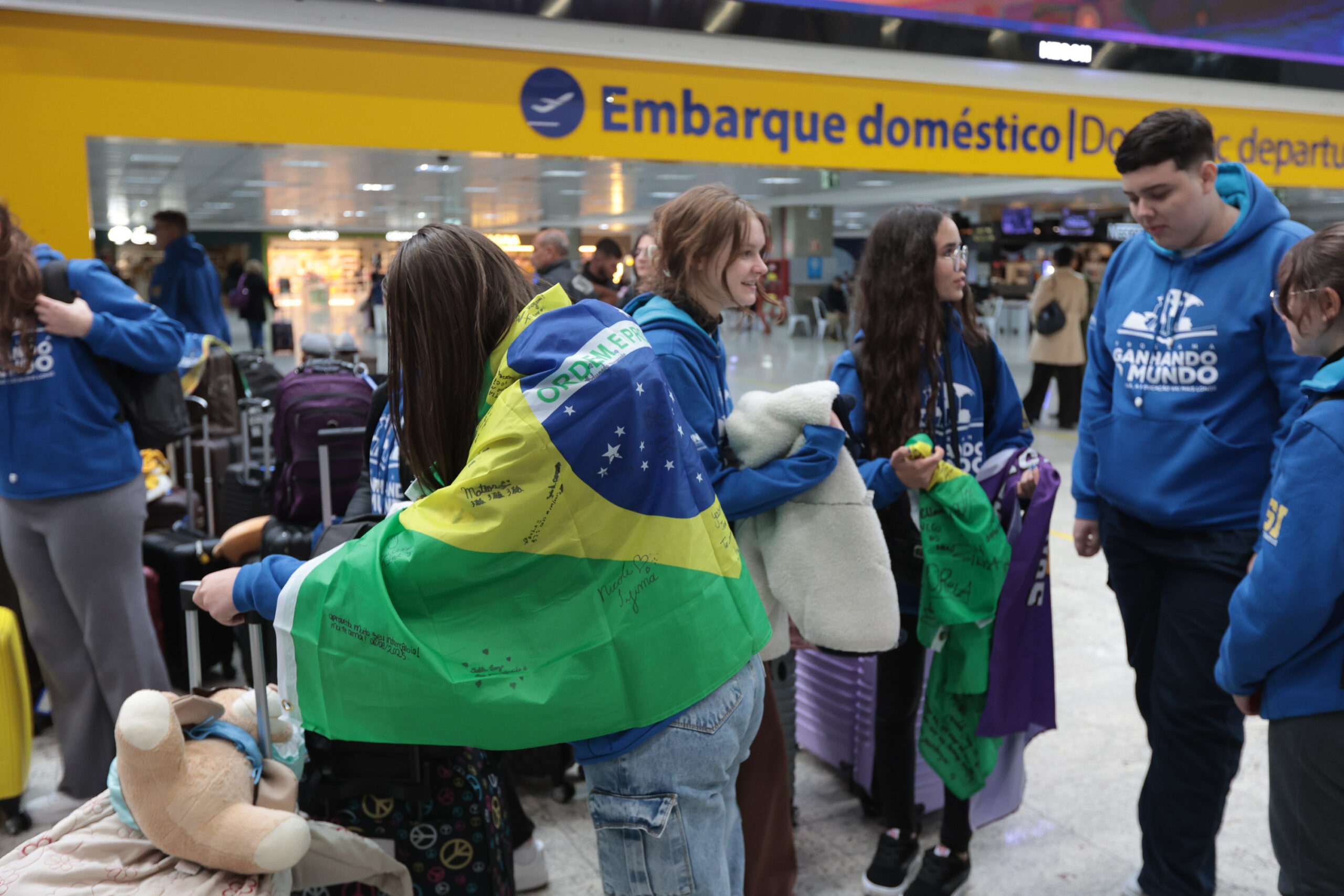 Ganhando o Mundo: 99 alunos da rede estadual embarcam para intercâmbio na Austrália