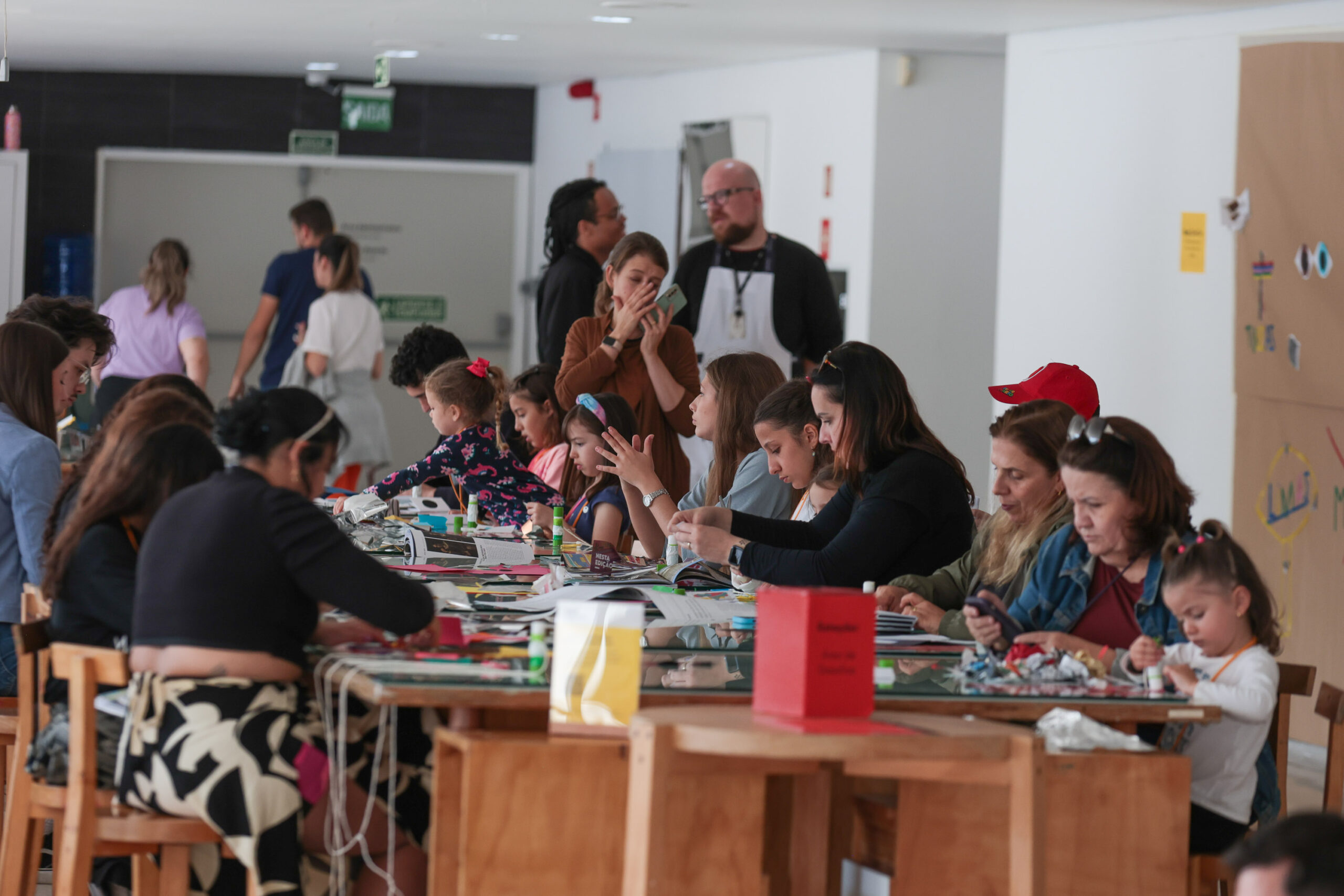 Férias no MON: primeiro dia do horário estendido atrai nova multidão ao museu