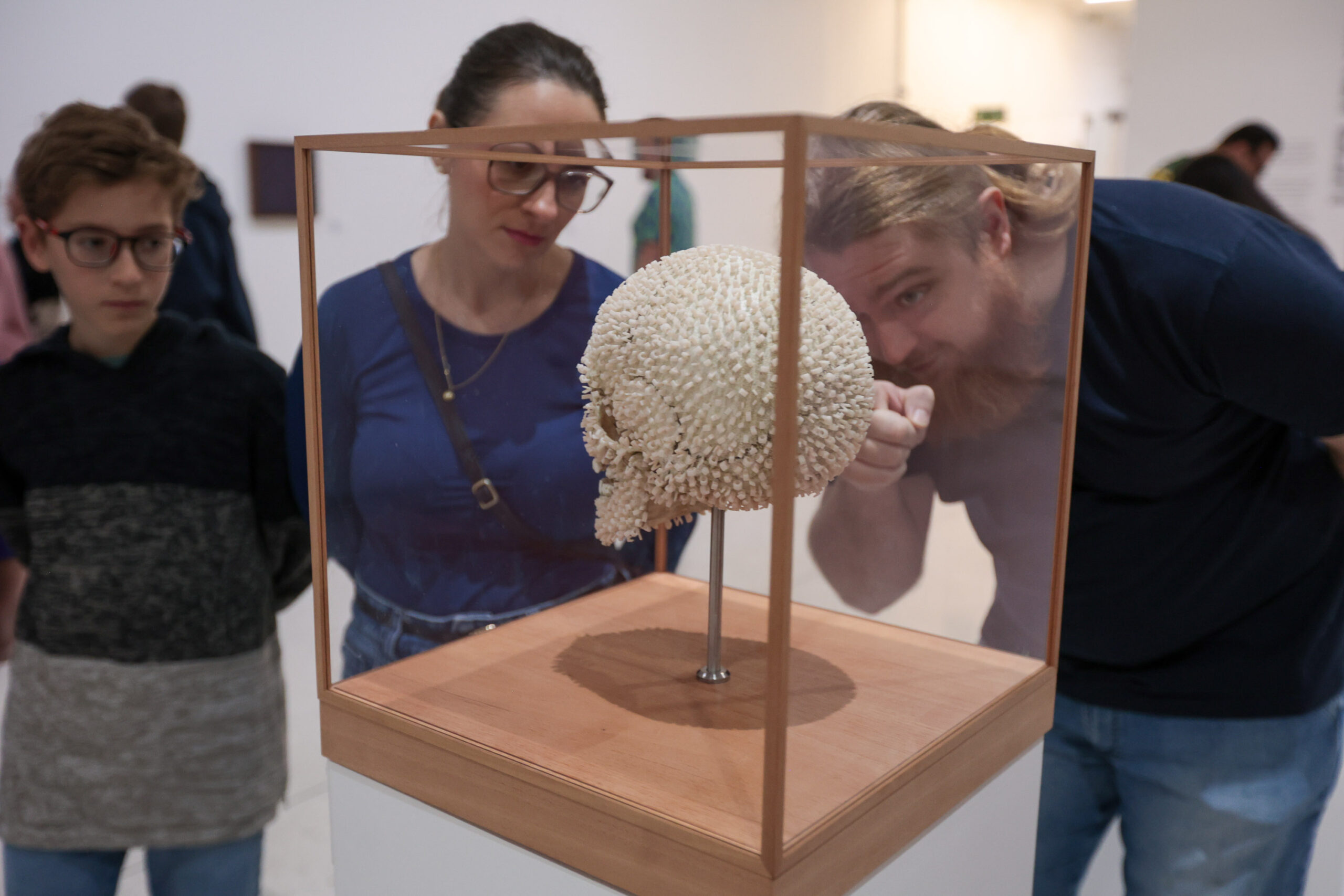 Férias no MON: primeiro dia do horário estendido atrai nova multidão ao museu