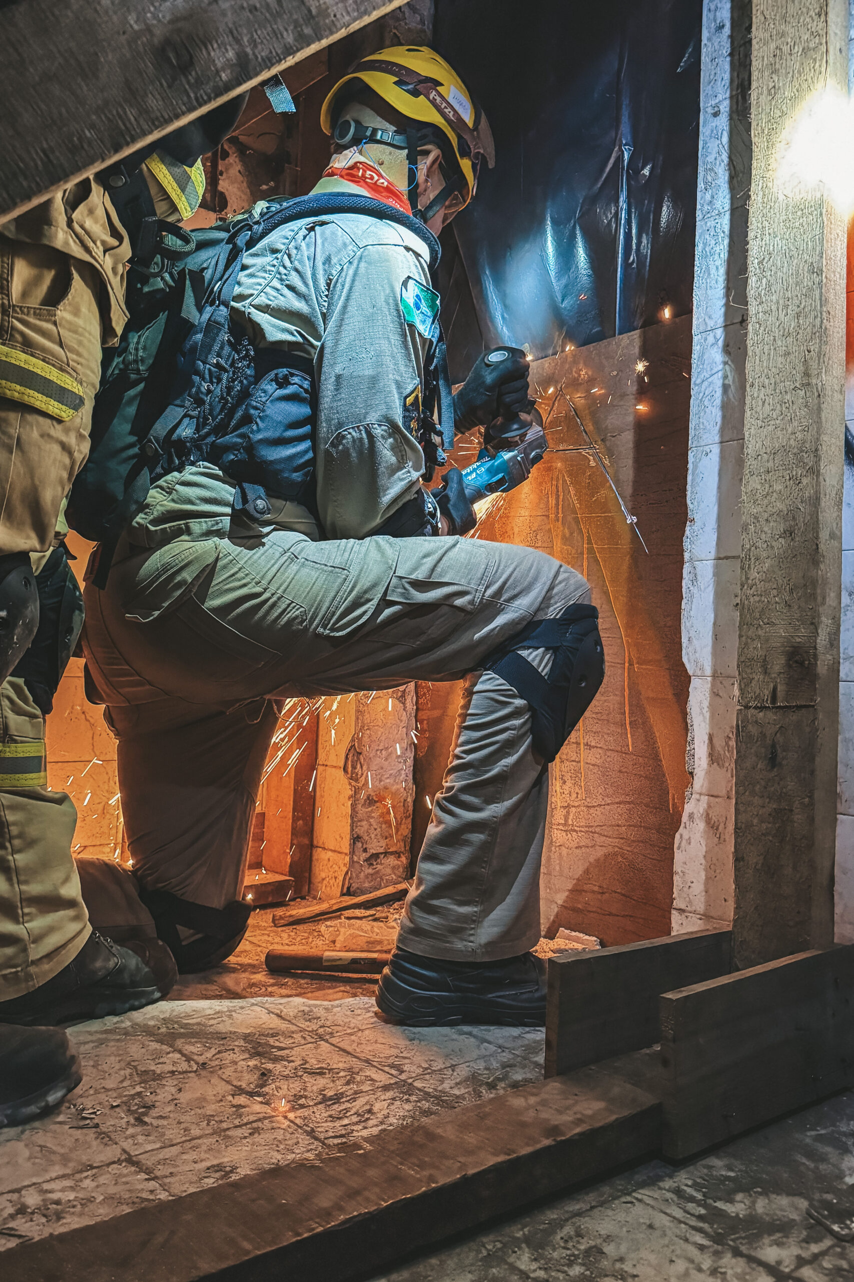 Bombeiros do Paraná seguem padrões internacionais de resposta imediata a desastres