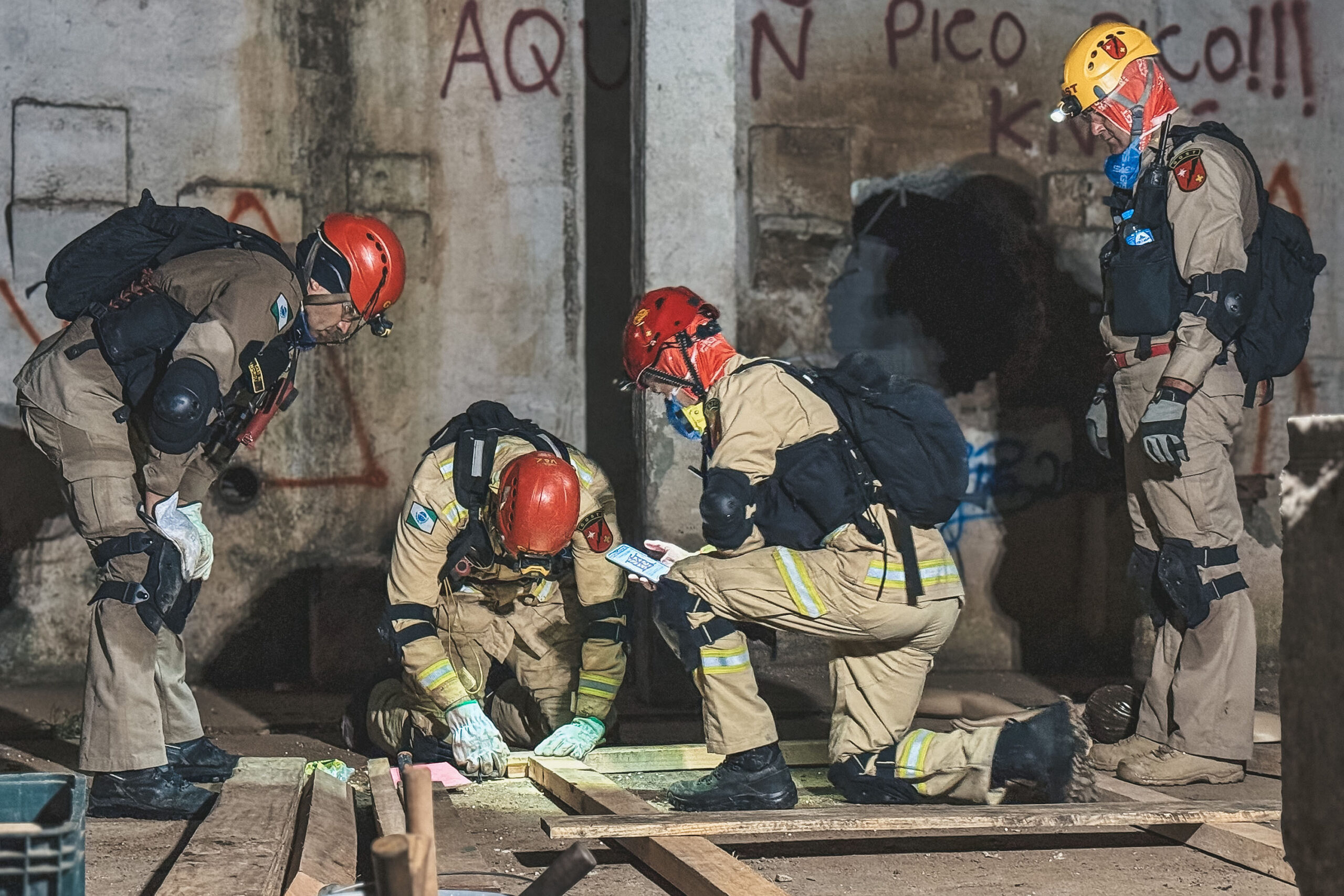 Bombeiros do Paraná seguem padrões internacionais de resposta imediata a desastres