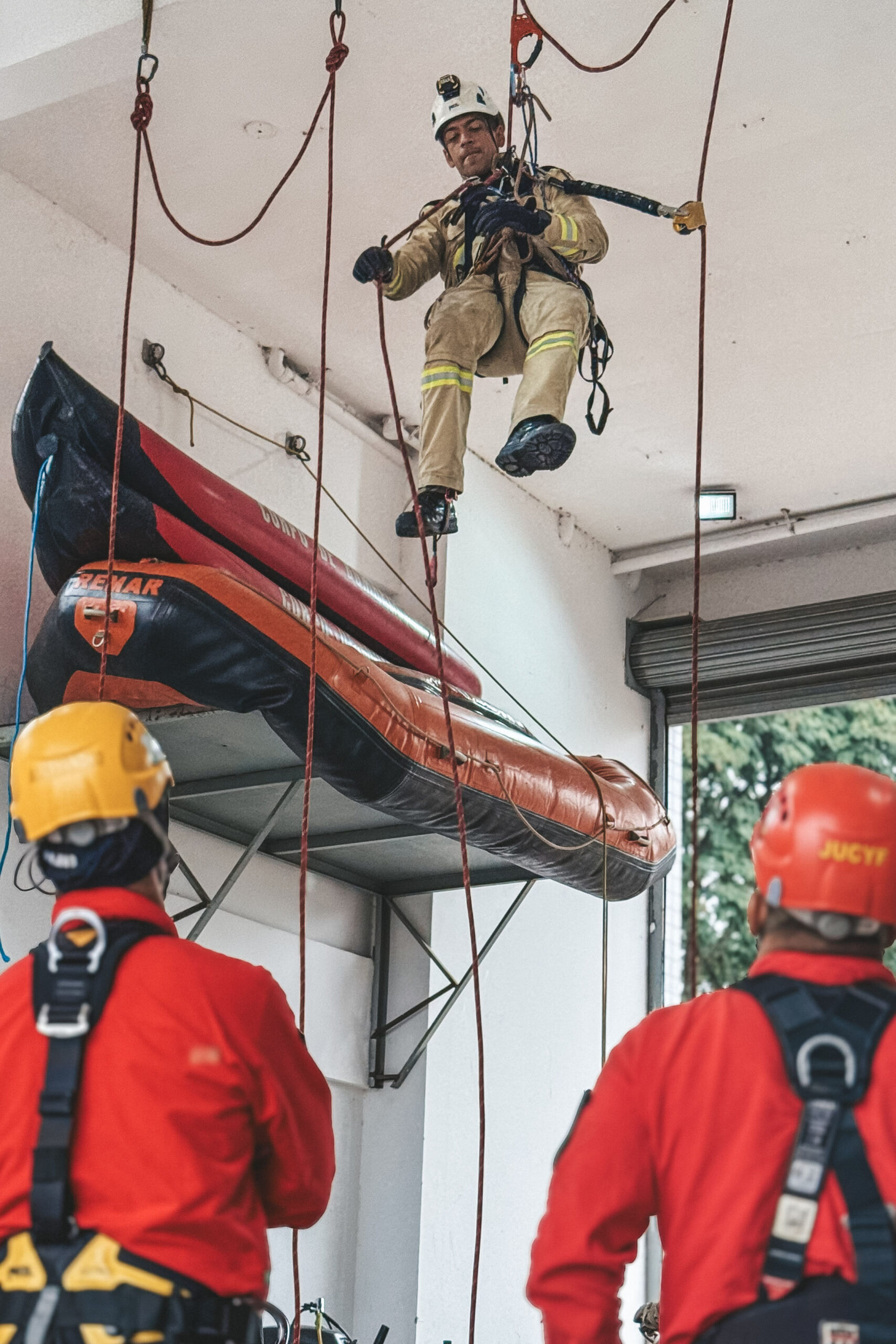 Bombeiros do Paraná seguem padrões internacionais de resposta imediata a desastres