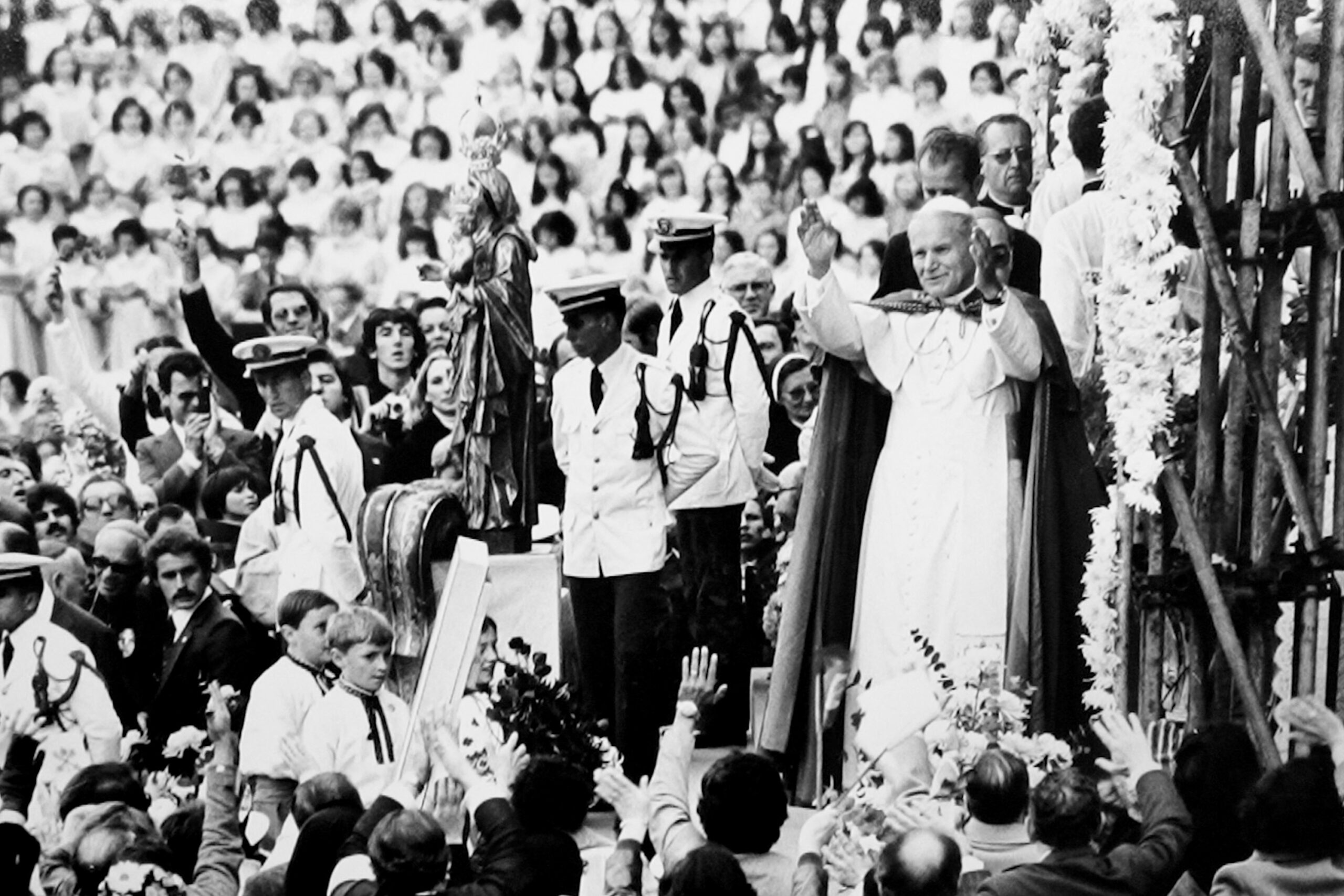 Há 45 anos, Papa João Paulo II arrastava a maior multidão da história do Paraná