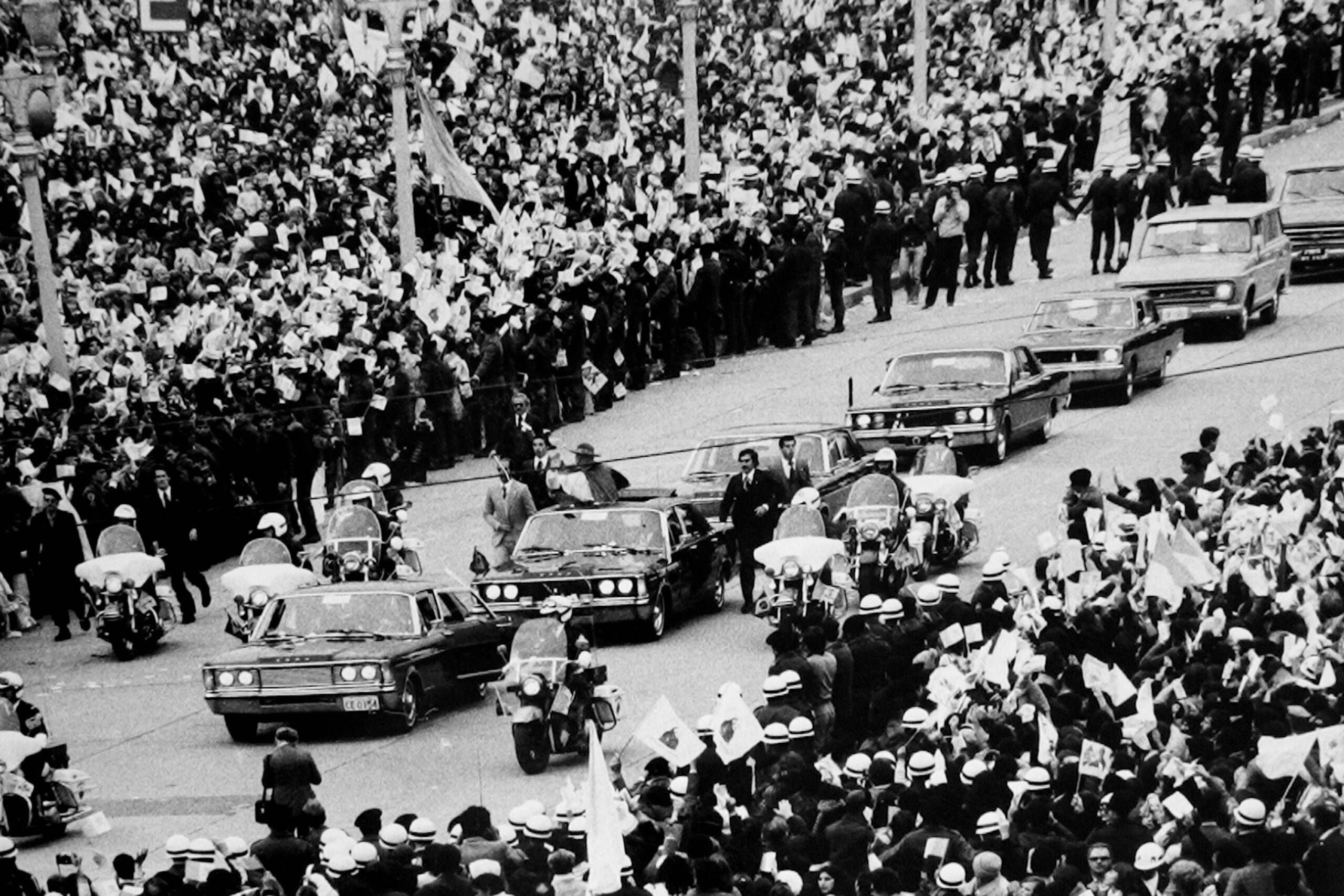Há 45 anos, Papa João Paulo II arrastava a maior multidão da história do Paraná
