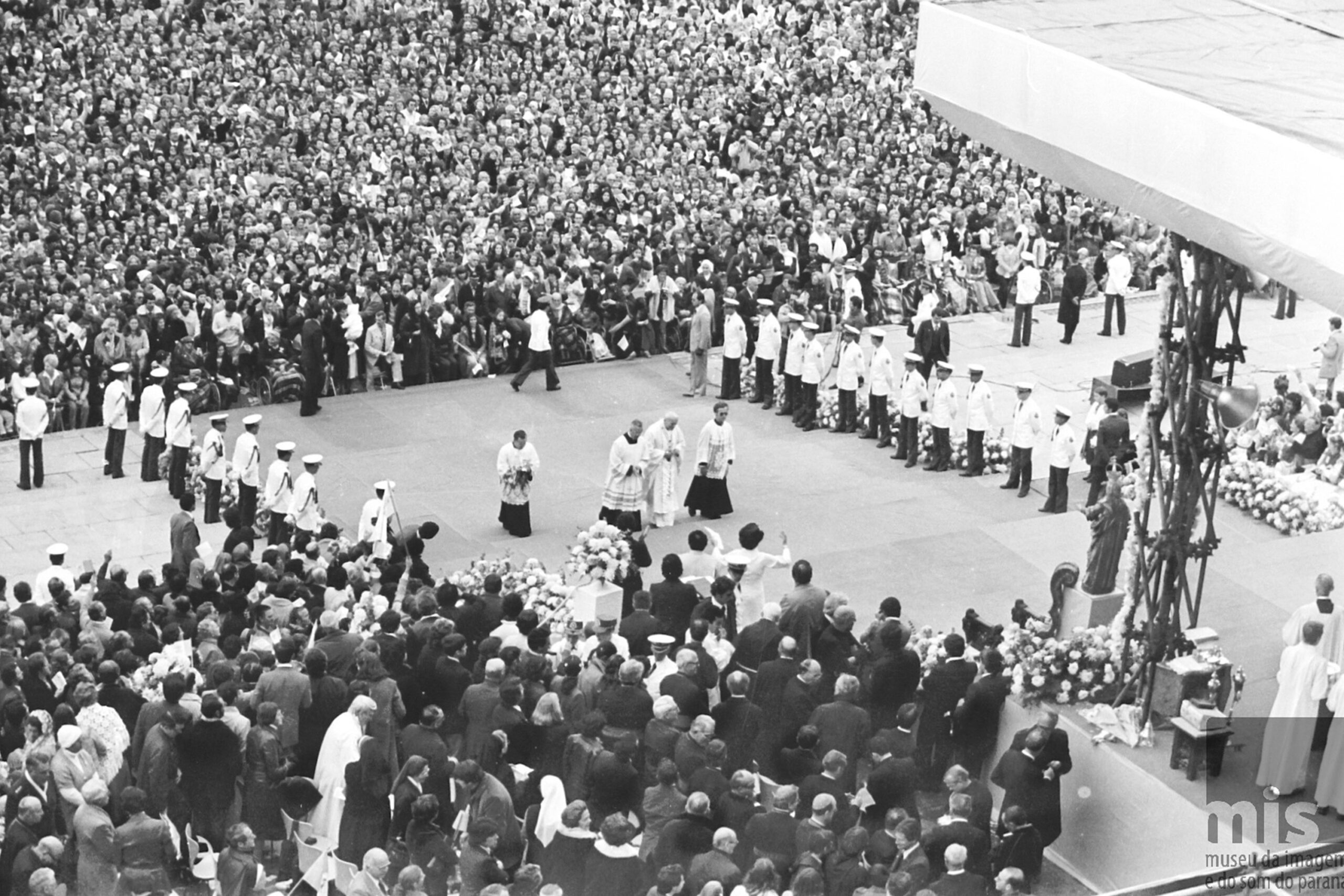 Há 45 anos, Papa João Paulo II arrastava a maior multidão da história do Paraná