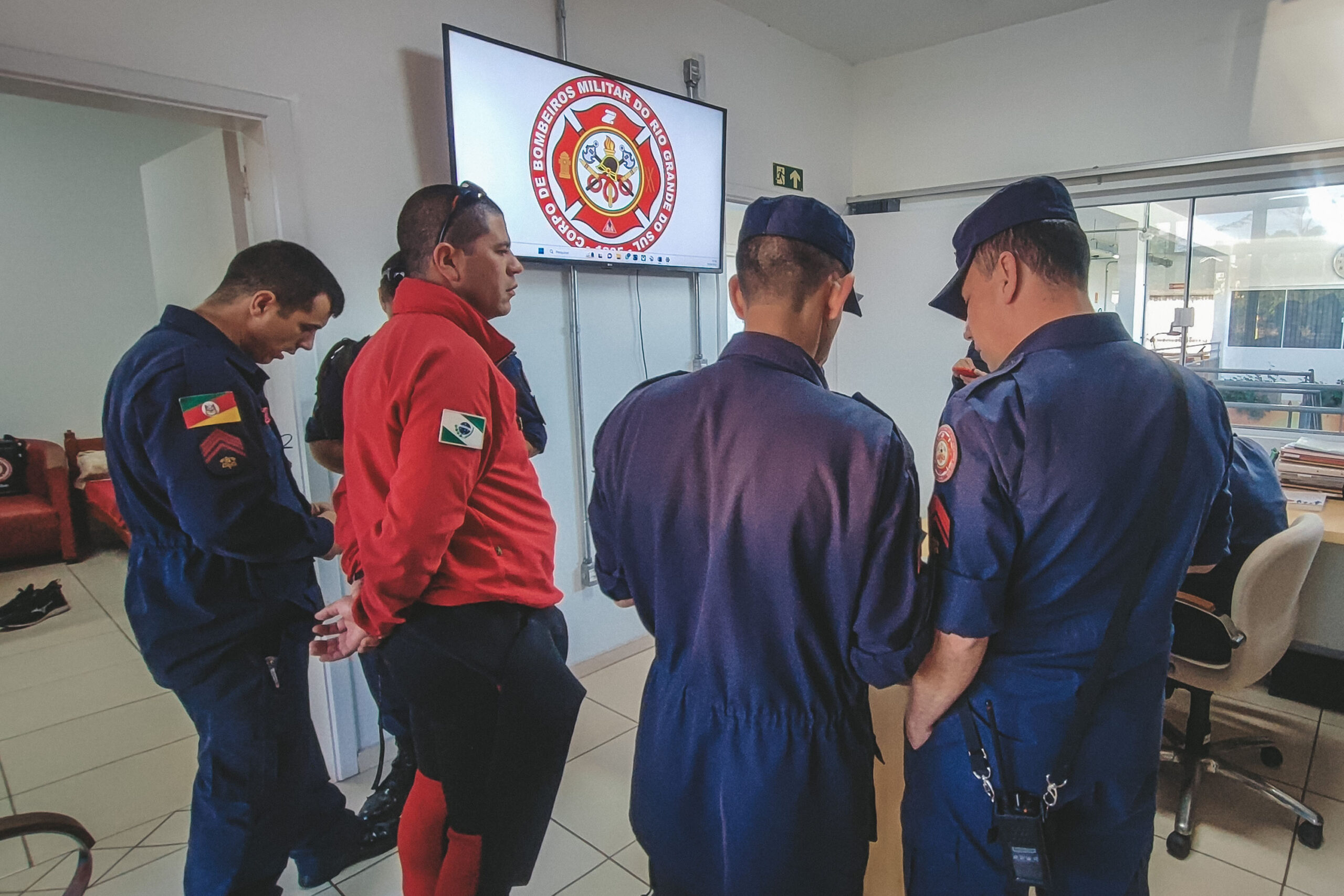 Bombeiros do Paraná seguem padrões internacionais de resposta imediata a desastres