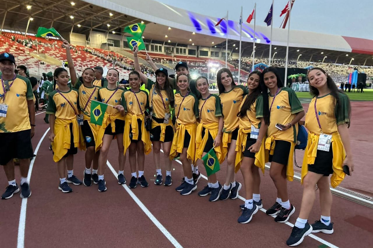 Dos Jogos Escolares para o mundo: paranaense sobe ao pódio no Mundial Júnior de Ginástica Rítmica