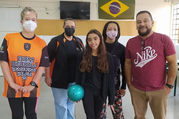 Dos Jogos Escolares para o mundo: paranaense sobe ao pódio no Mundial Júnior de Ginástica Rítmica