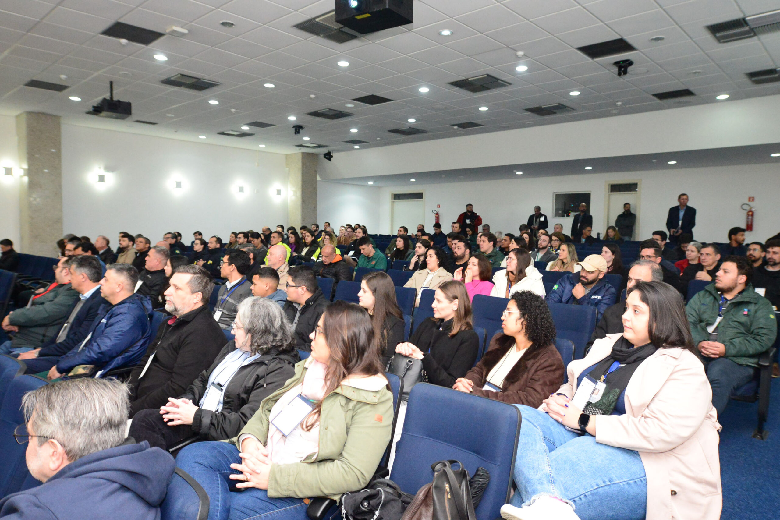 Capacitação em segurança viária reúne servidores com foco em mobilidade mais segura
