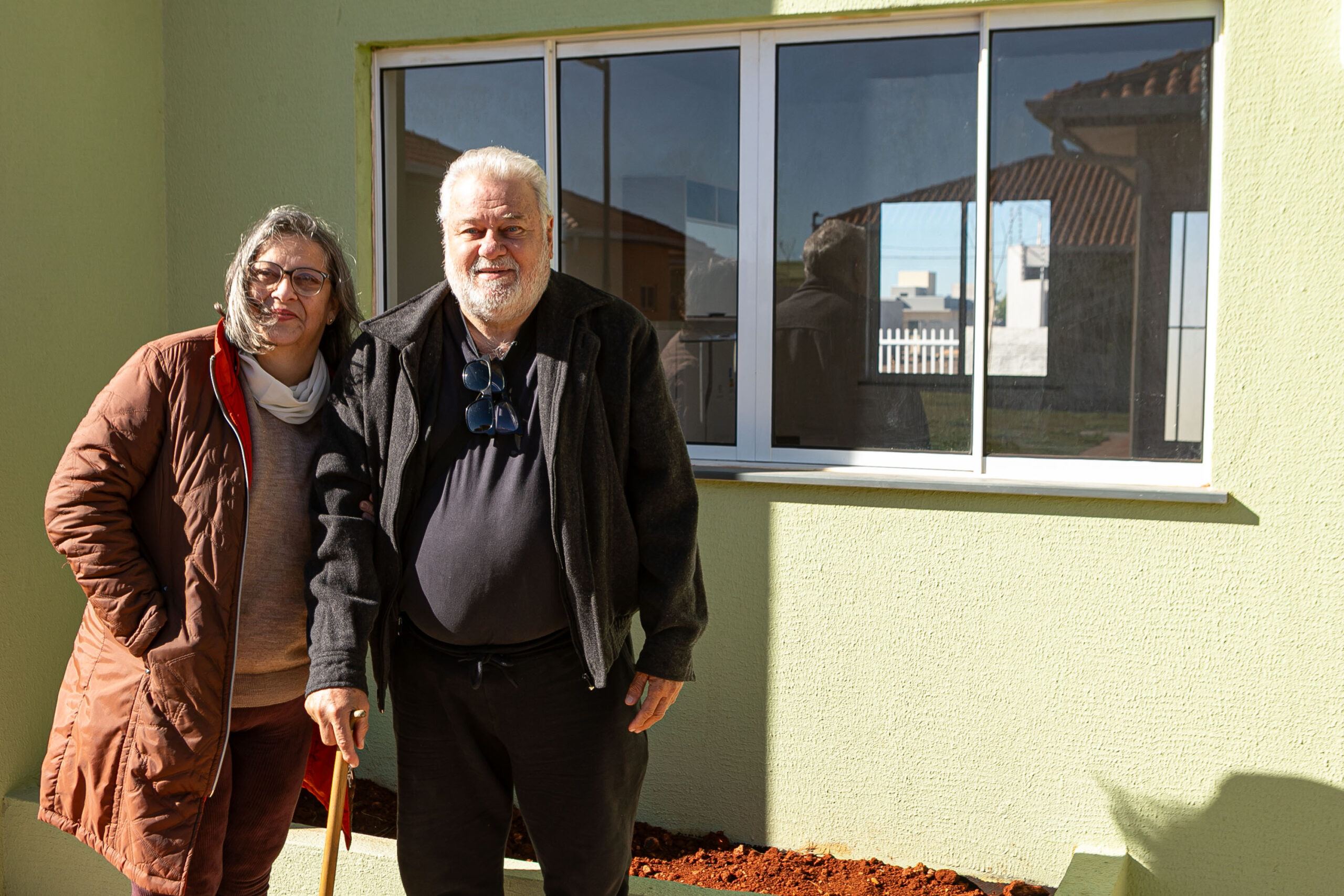 Com piscina e mobília, Ratinho Junior inaugura Condomínio do Idoso de Arapongas