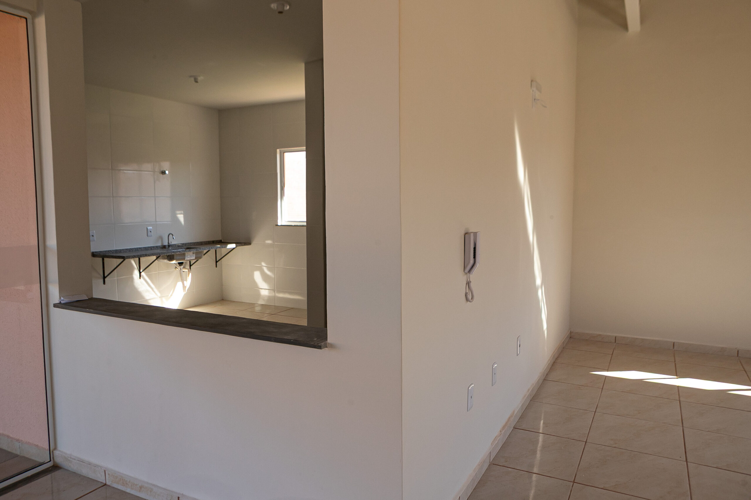 Com piscina e mobília, Ratinho Junior inaugura Condomínio do Idoso de Arapongas