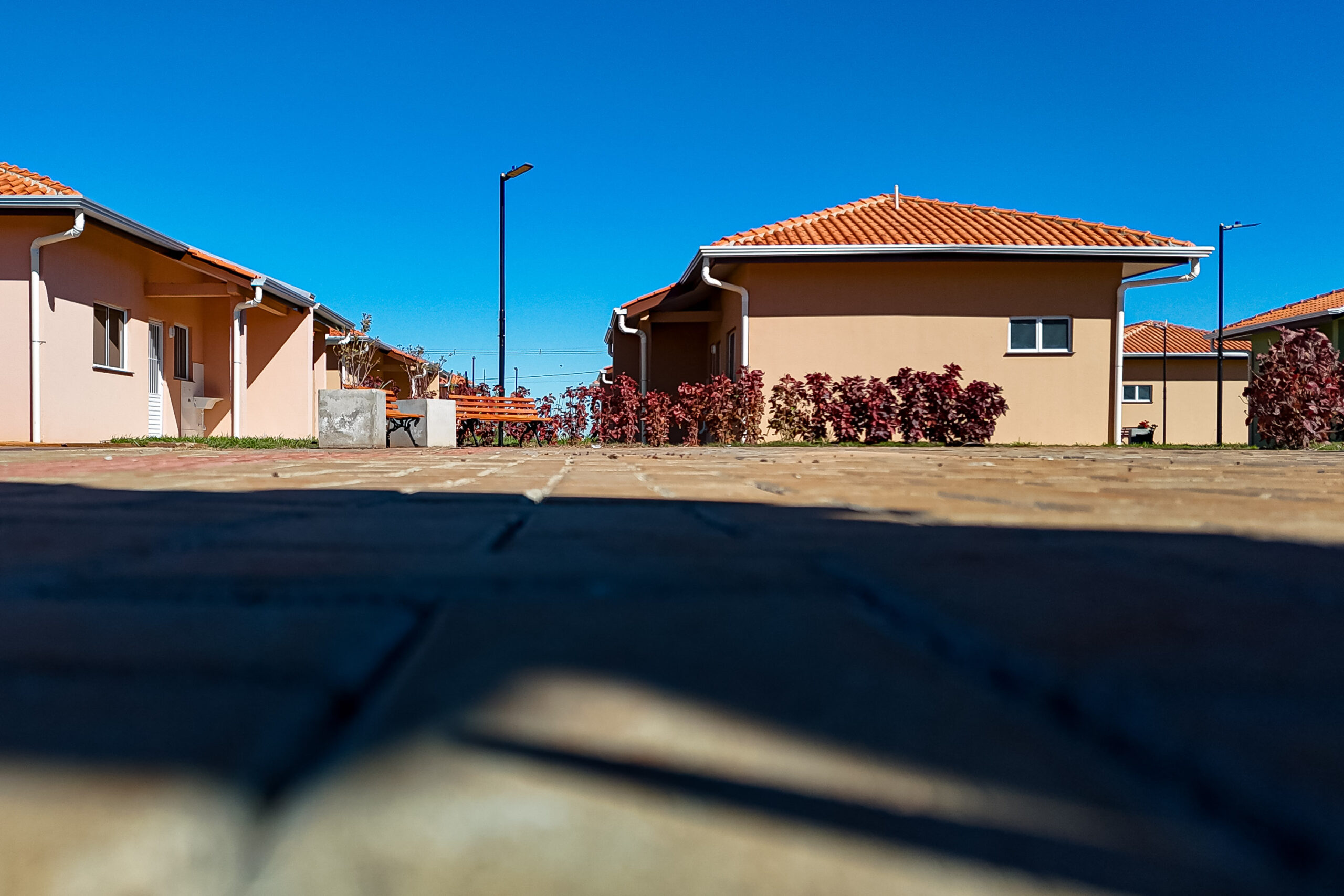 Com piscina e mobília, Ratinho Junior inaugura Condomínio do Idoso de Arapongas