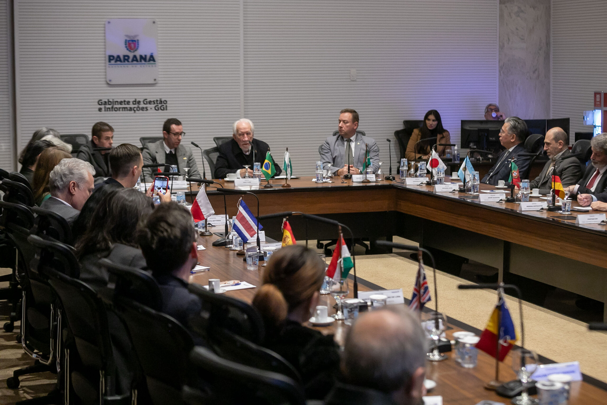 Em encontro com Corpo Consular, Piana destaca fortalecimento das parcerias internacionais do Paraná
