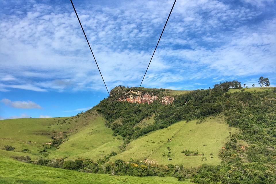 Com vista para a Represa de Chavantes, maior tirolesa do Paraná tem 1 km de extensão