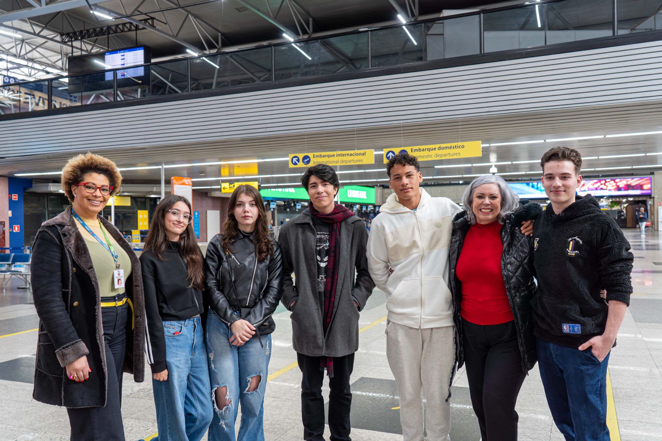Alunos paranaenses embarcam para Portugal para participar de programa de líderes em inovação