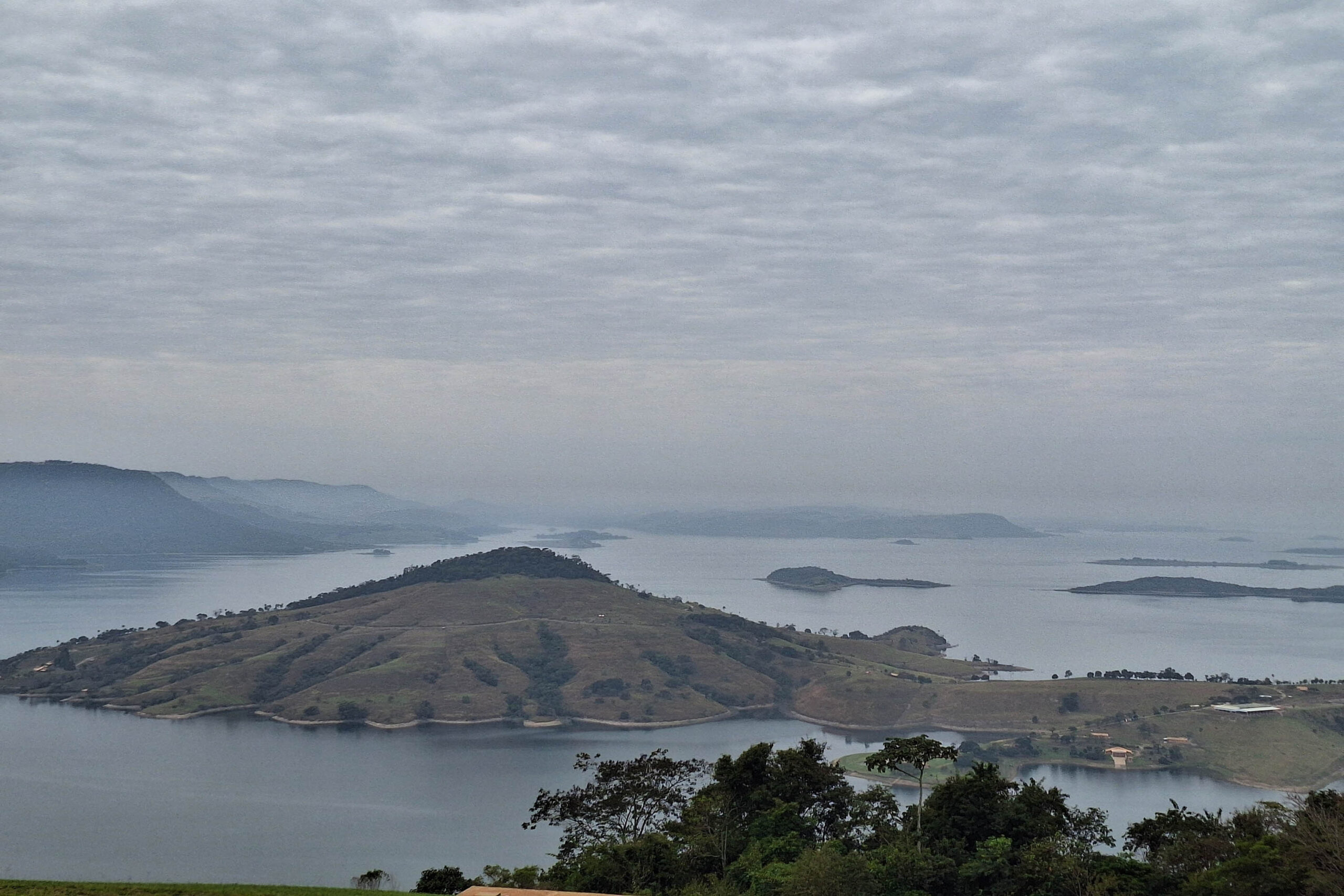 Com vista para a Represa de Chavantes, maior tirolesa do Paraná tem 1 km de extensão