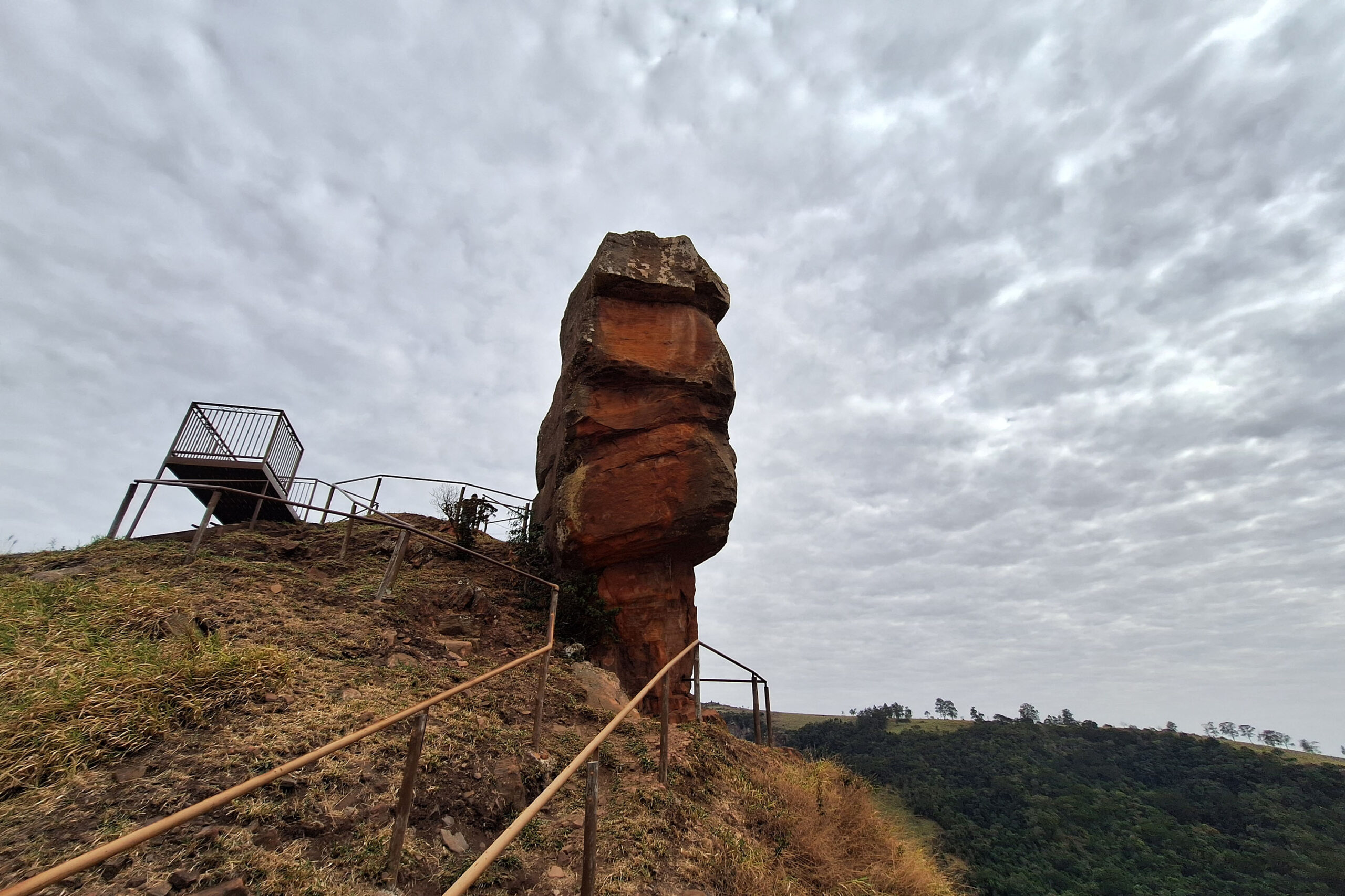 Com vista para a Represa de Chavantes, maior tirolesa do Paraná tem 1 km de extensão