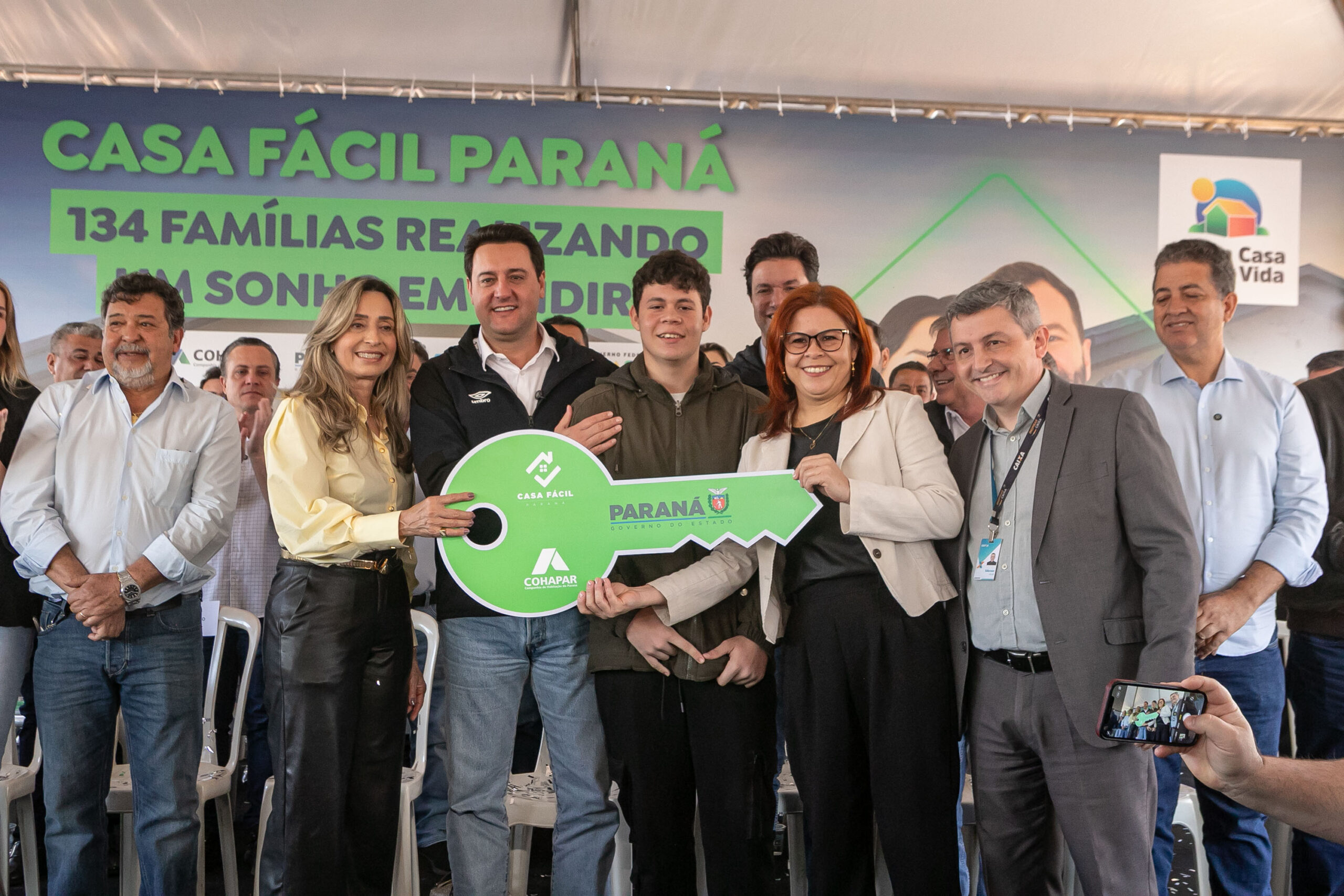 Casa Fácil: com ajuda do Estado, 134 famílias de Andirá conquistam a casa própria