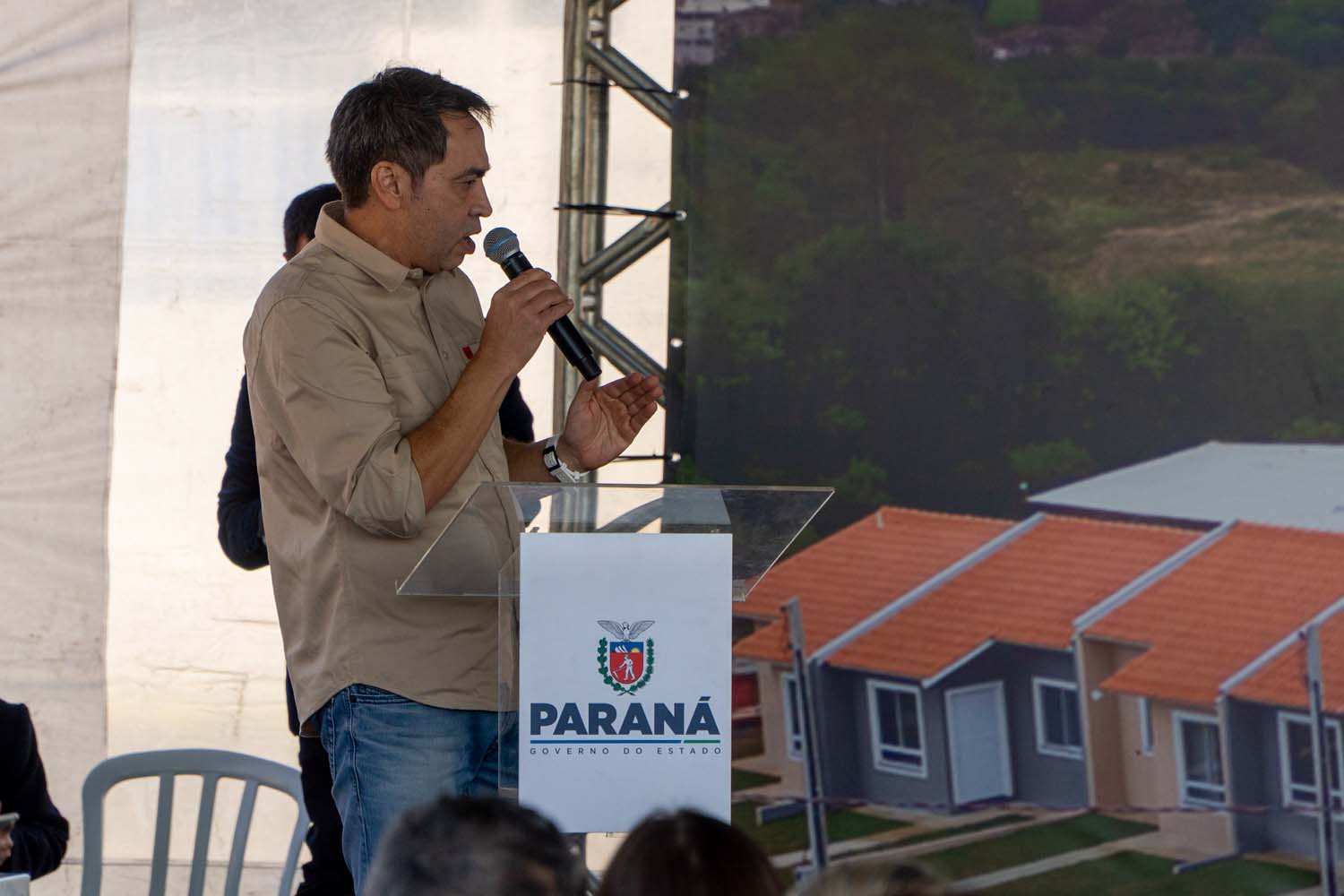 Estado investe quase R$ 1 milhão para ajudar 46 famílias de Irati a comprarem a casa própria