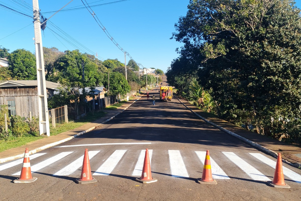 Com R$ 1,3 milhão do Estado, nova sinalização viária é concluída em oito municípios