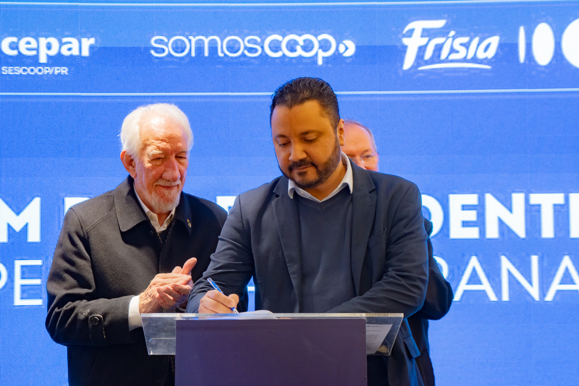 Paraná formaliza parceria para fortalecer cooperativas em colégios agrícolas