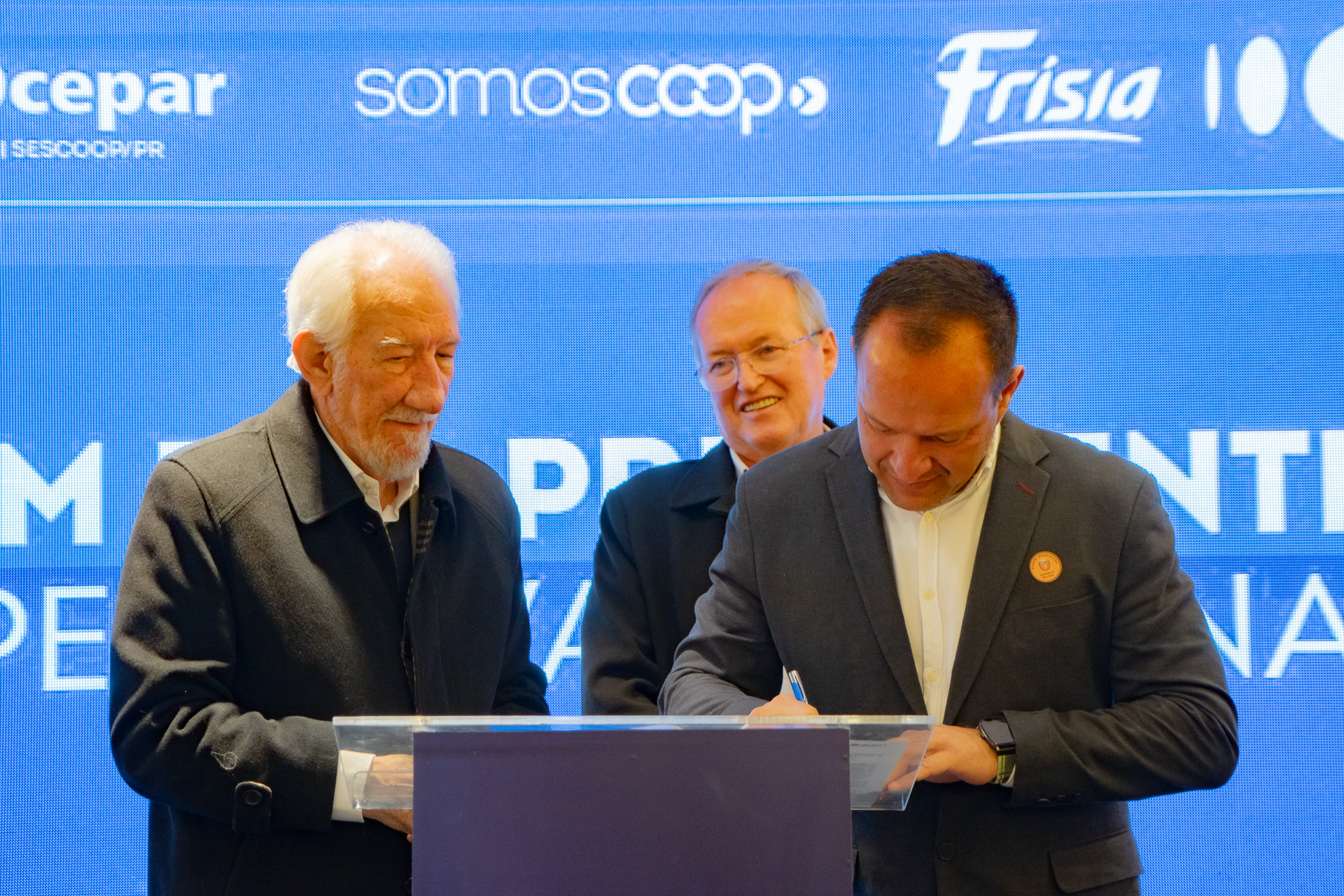 Paraná formaliza parceria para fortalecer cooperativas em colégios agrícolas