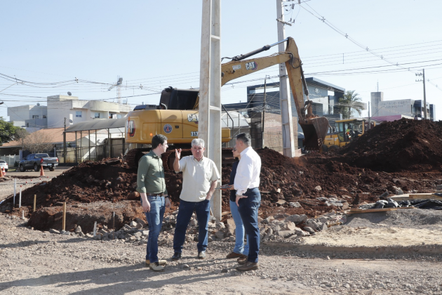 POR MOBILIDADE: Obra da Avenida Assunção avança e deve ser entregue até setembro em Cascavel