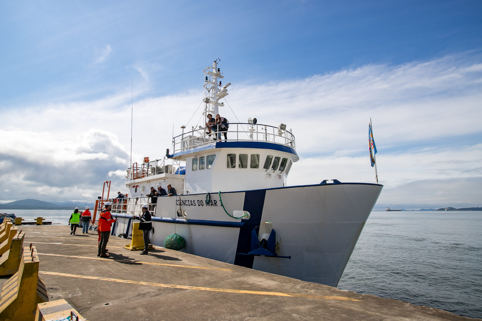 Navio-escola atraca no Porto de Paranaguá e oferece experiência prática a universitários