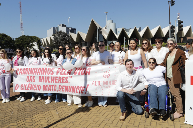 3ª Caminhada Contra o Feminicídio une comunidade cascavelense na luta contra a violência e pela vida das mulheres