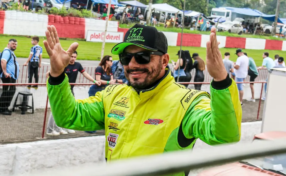 Márcio era piloto de Fórmula Truck.